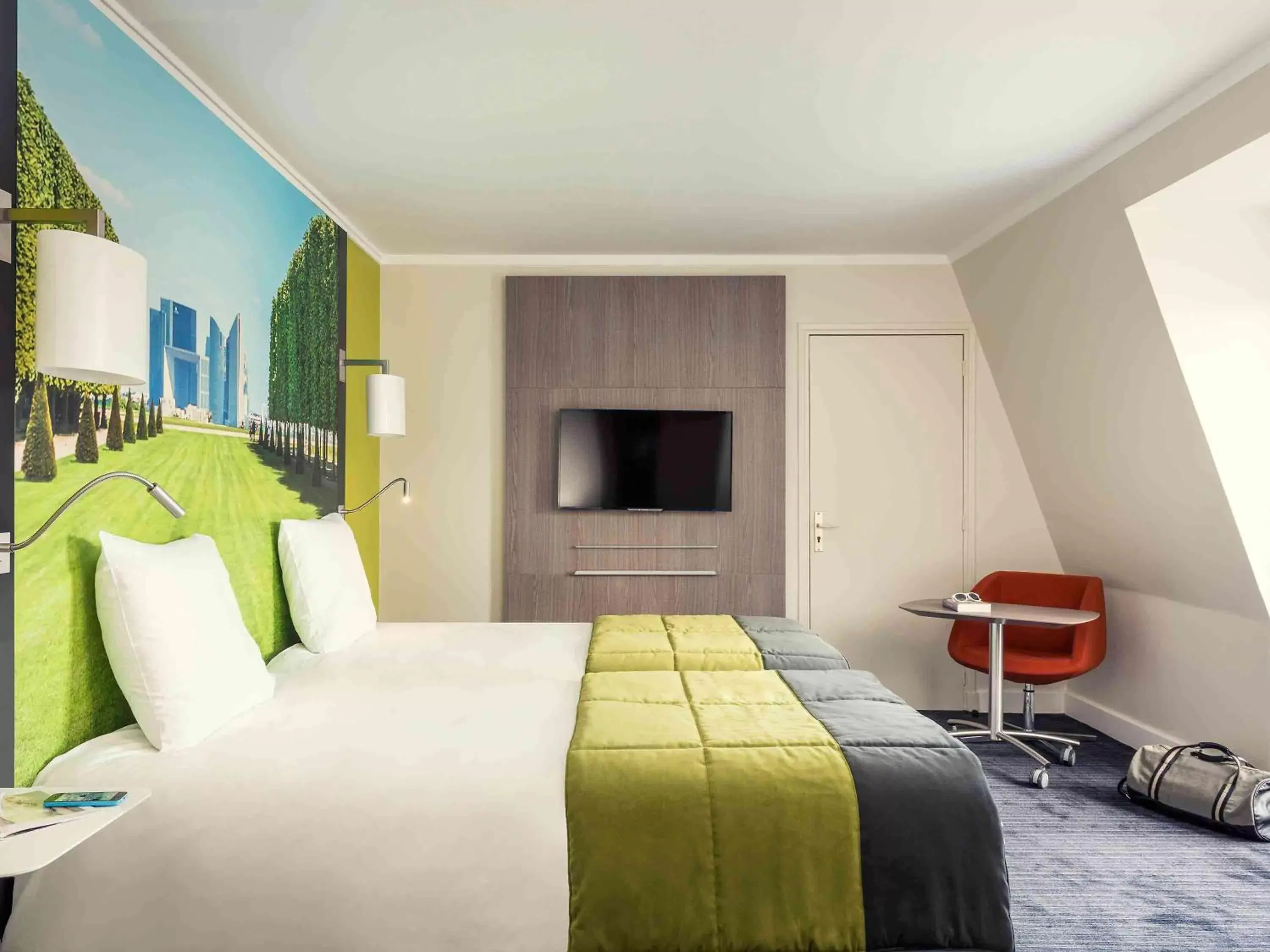 Bedroom, Bed in Mercure Paris Ouest Saint Germain