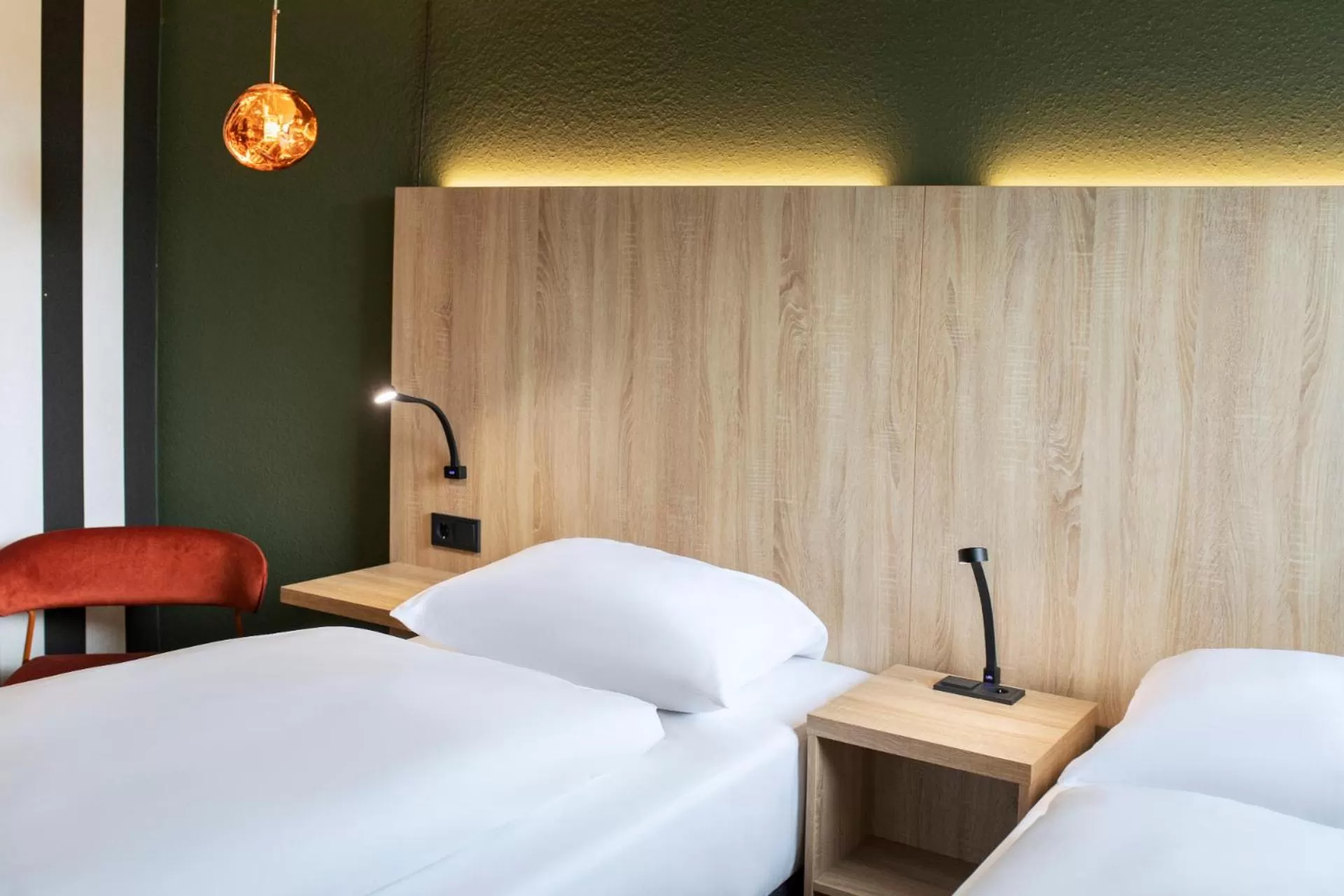 Bed in ACHAT Hotel Monheim am Rhein