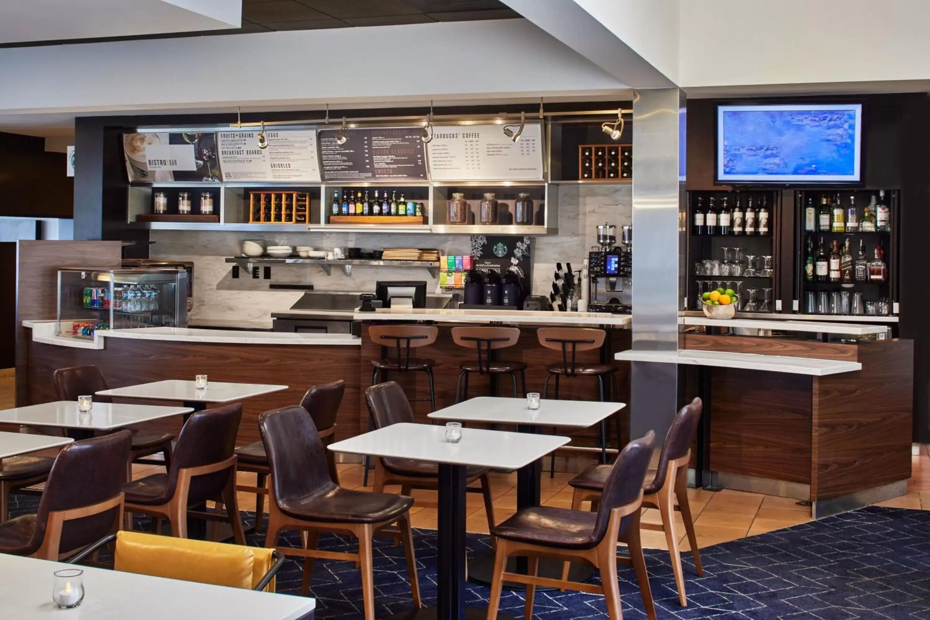 Restaurant/places to eat, Lounge/Bar in Courtyard by Marriott Memphis Airport