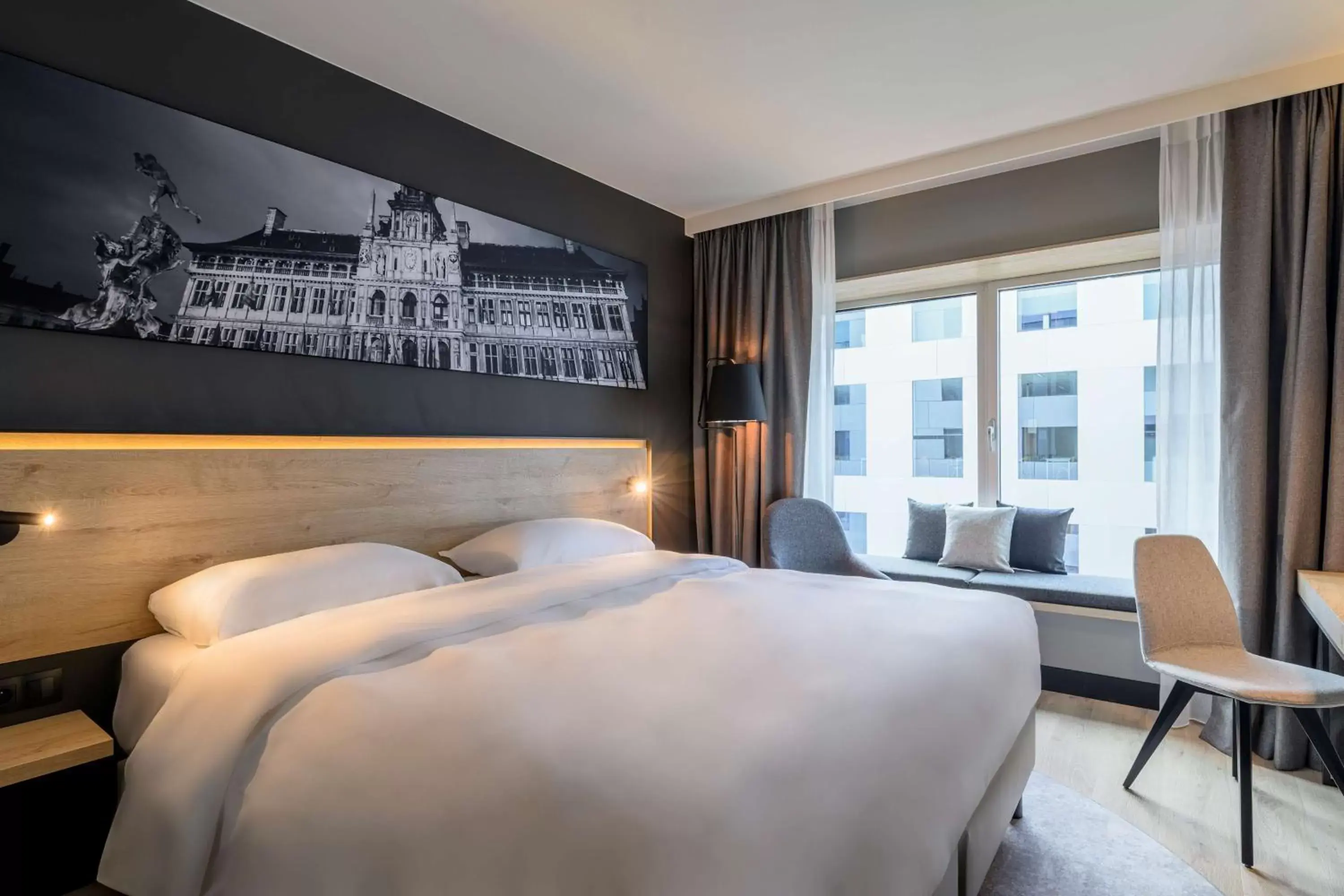 Photo of the whole room, Bed in Park Inn by Radisson Antwerp Berchem