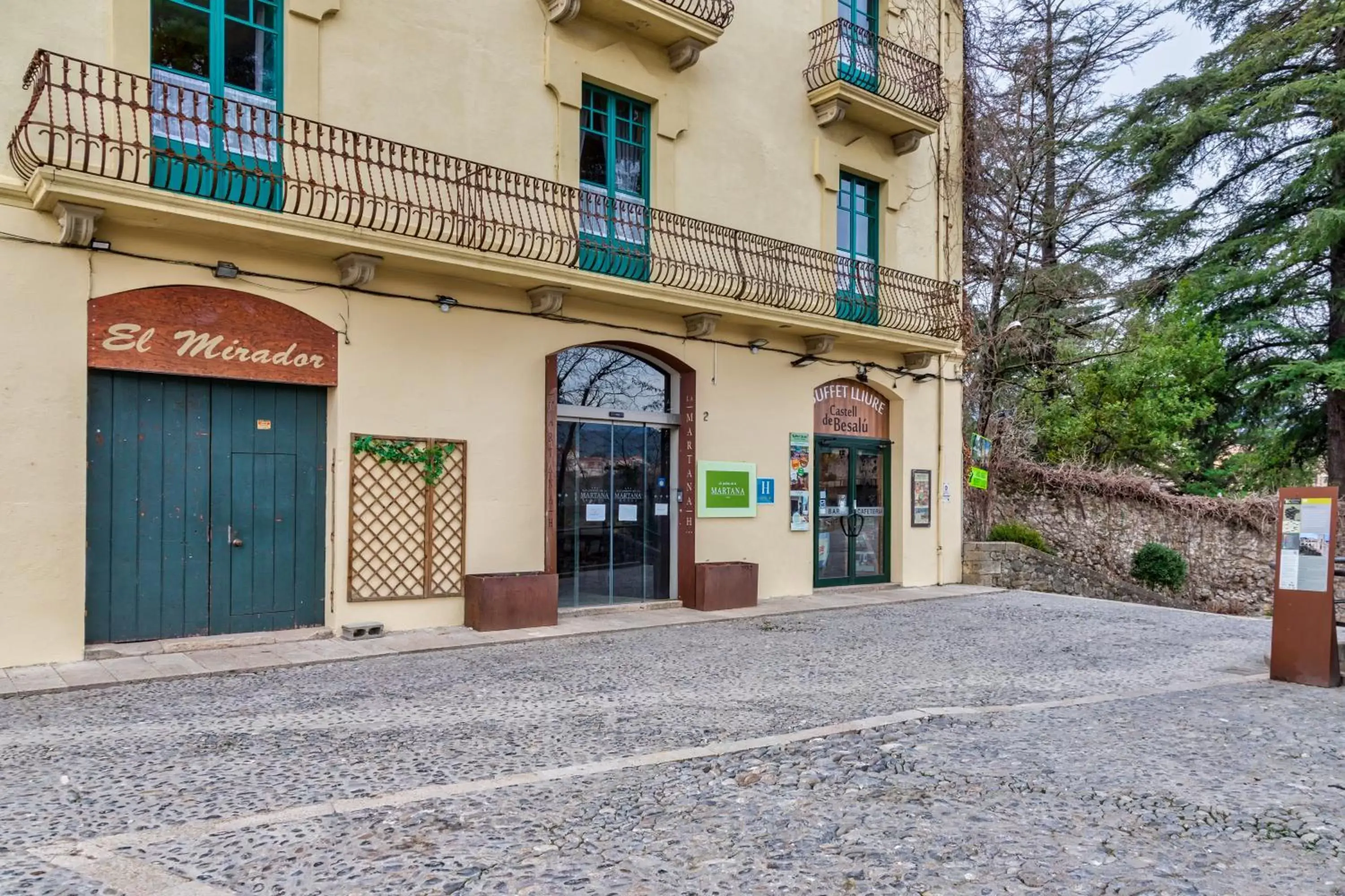 Property Building in Els Jardins De La Martana