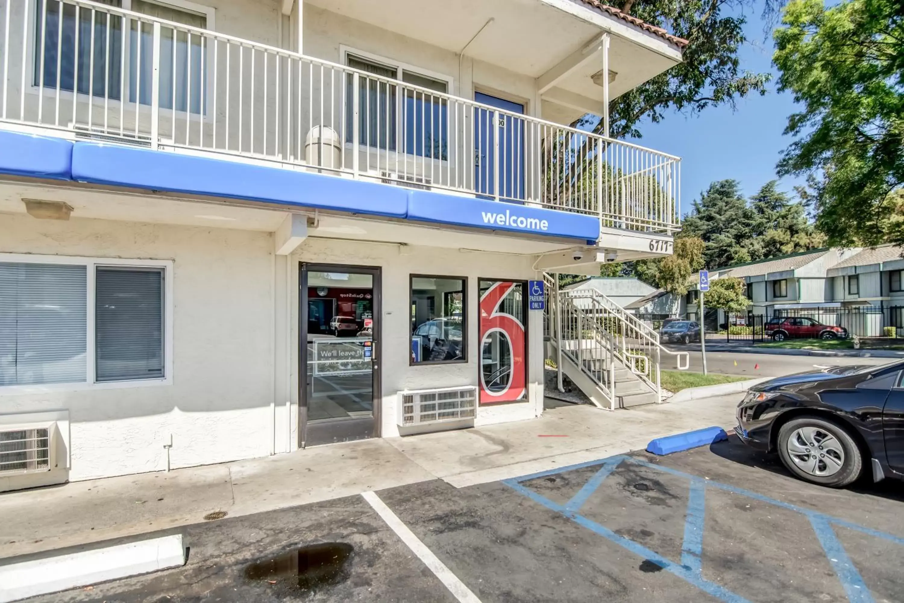 Property Building in Motel 6-Stockton, CA - North