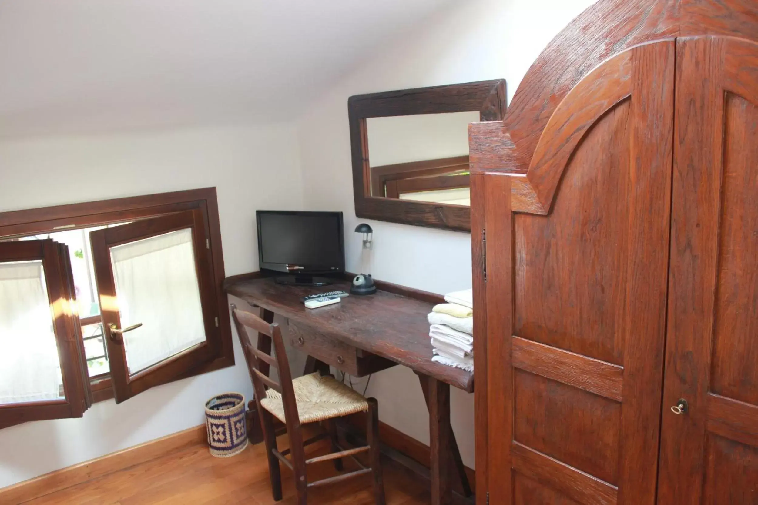 Other, TV/Entertainment Center in B&B Al Borgo