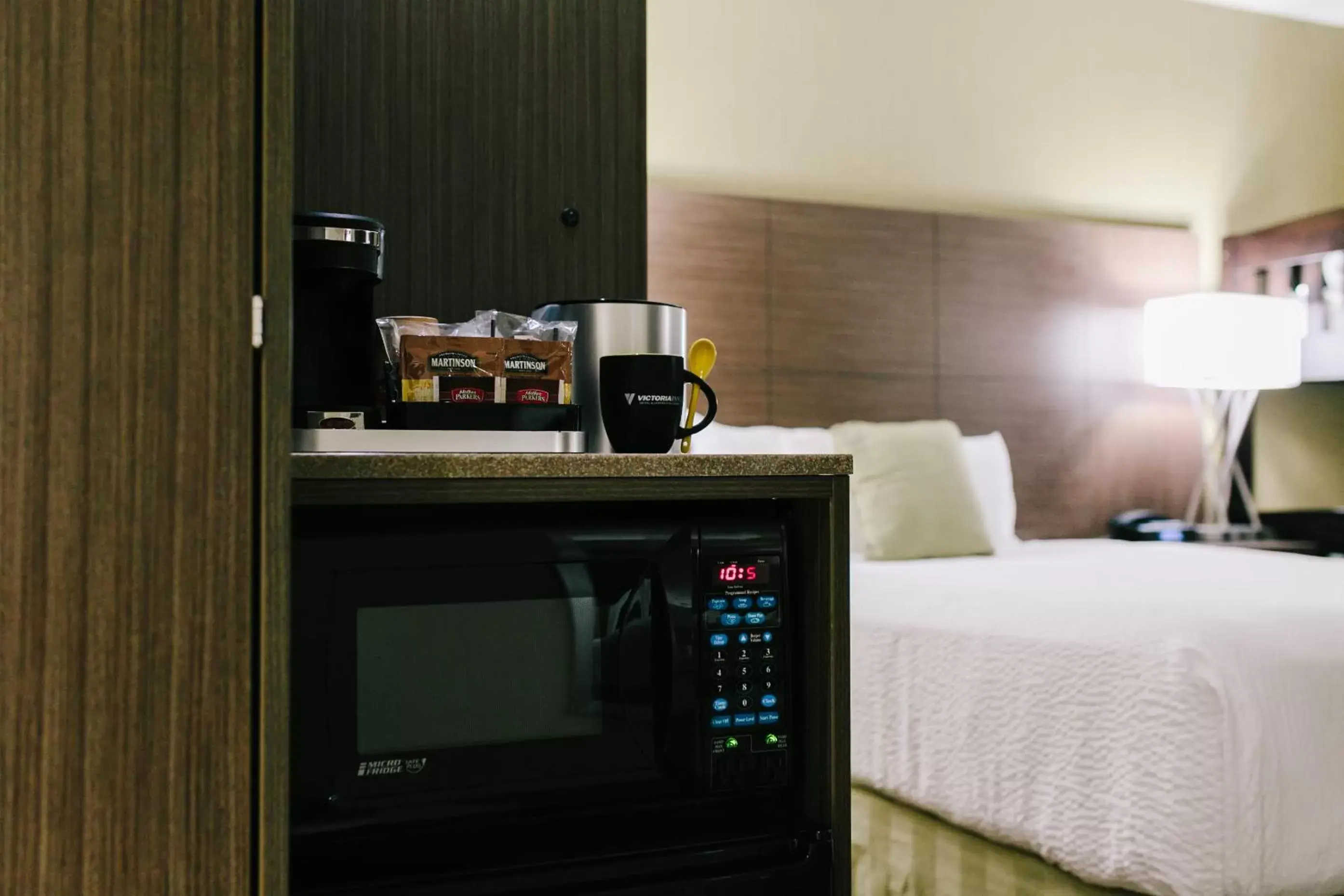 Coffee/tea facilities, TV/Entertainment Center in Victoria Inn Hotel and Convention Center Winnipeg