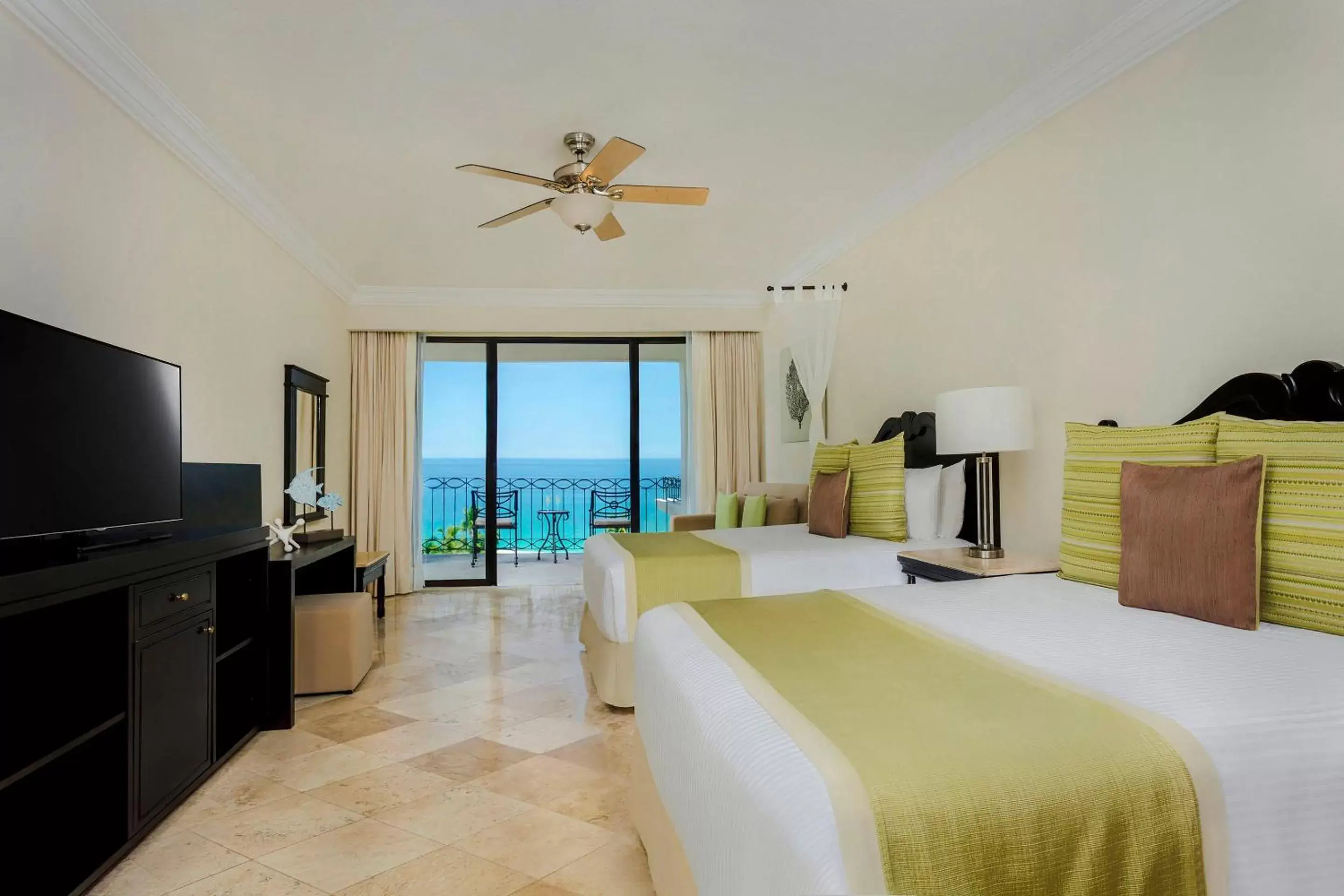Bedroom, Bed in Dreams Los Cabos Suites Golf Resort & Spa Bedroom, Bed in Dreams Los Cabos Suites Golf Resort & Spa