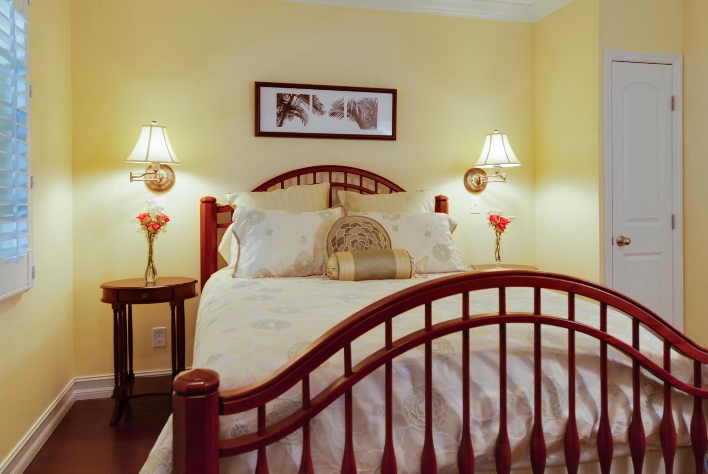 Bedroom, Bed in SeaGlass Inn Bed and Breakfast