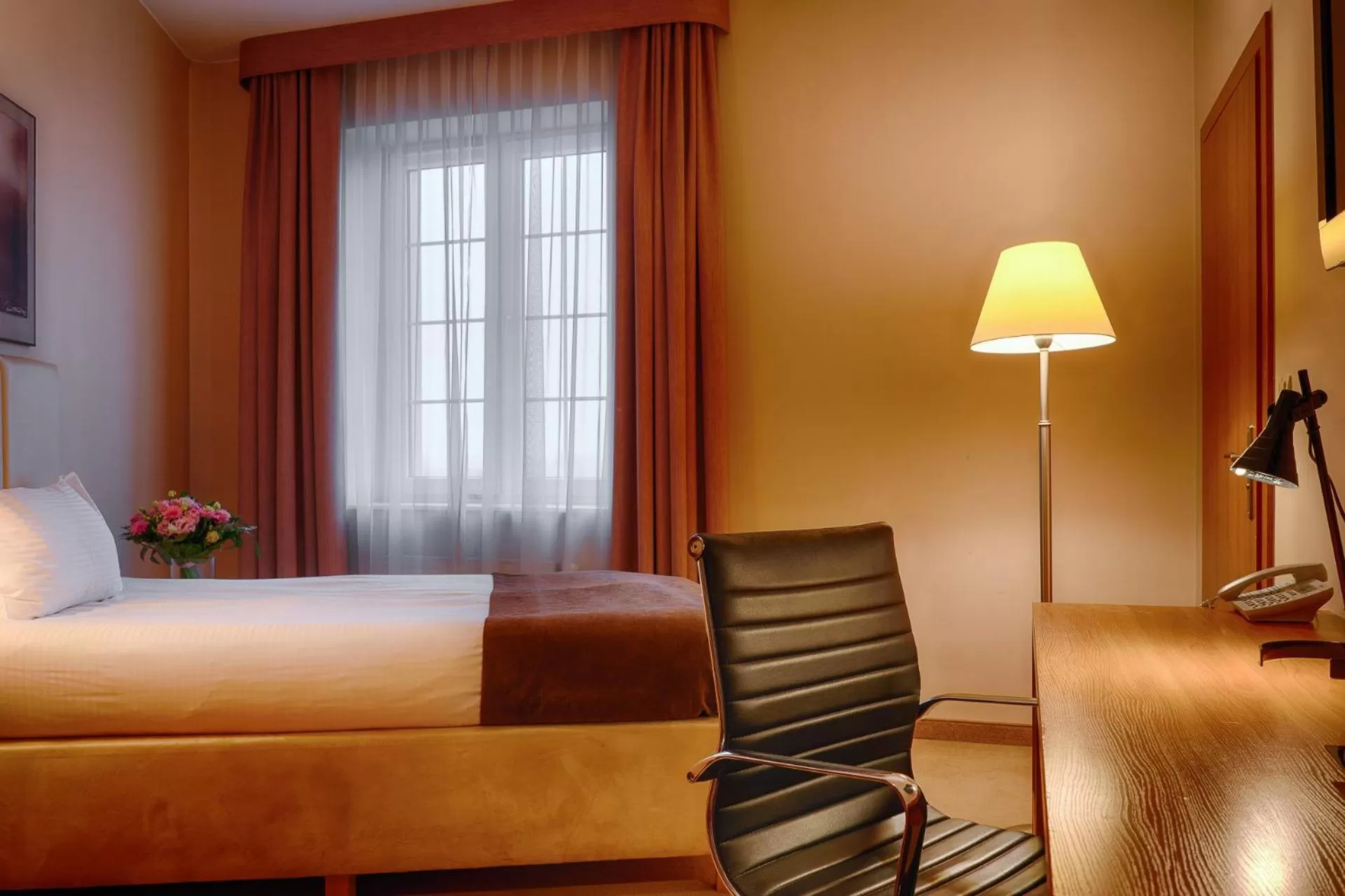 Photo of the whole room, Bed in Focus Hotel Szczecin