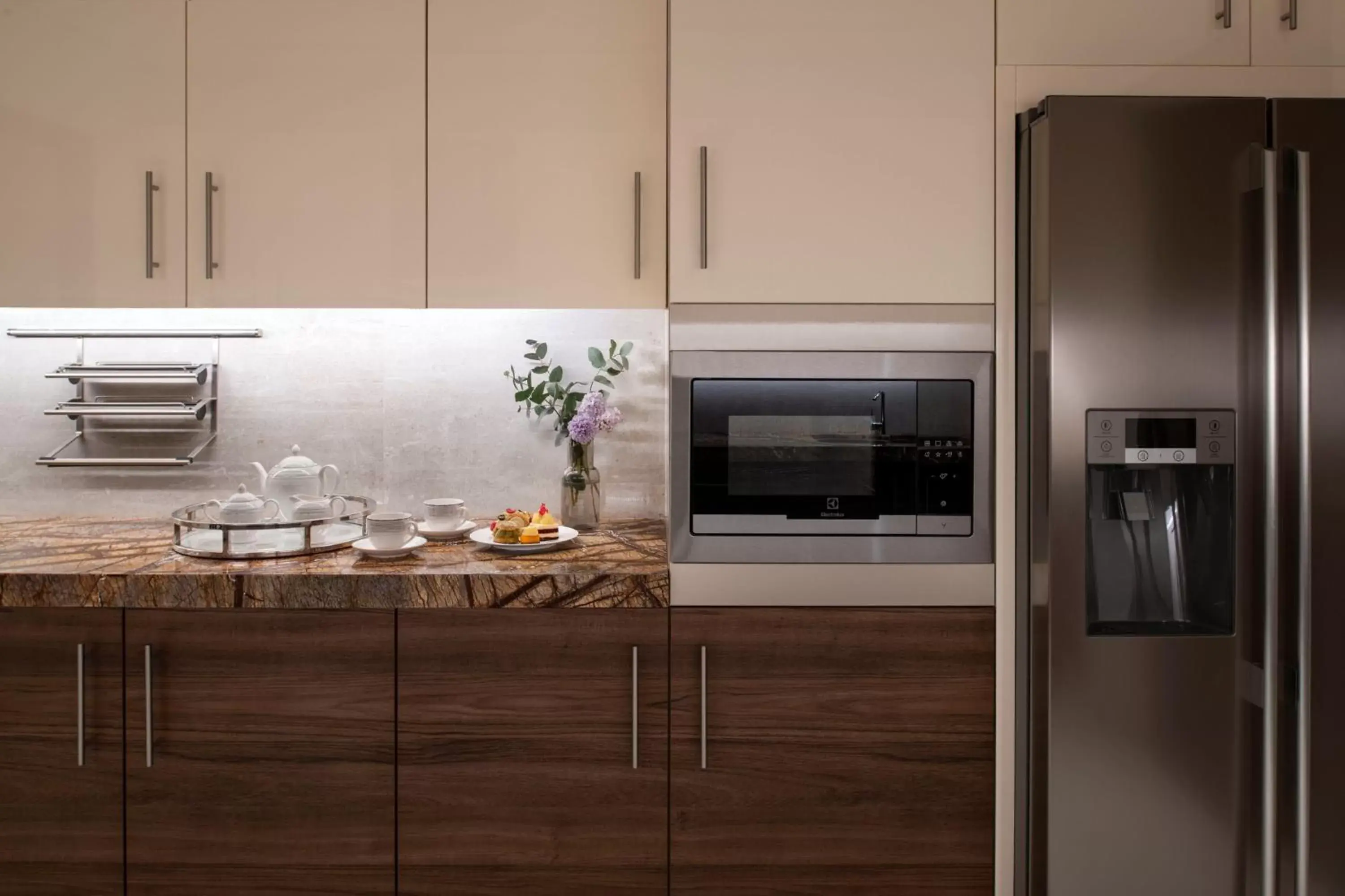 Bedroom, Kitchen/Kitchenette in The St Regis Marsa Arabia Island, The Pearl Qatar