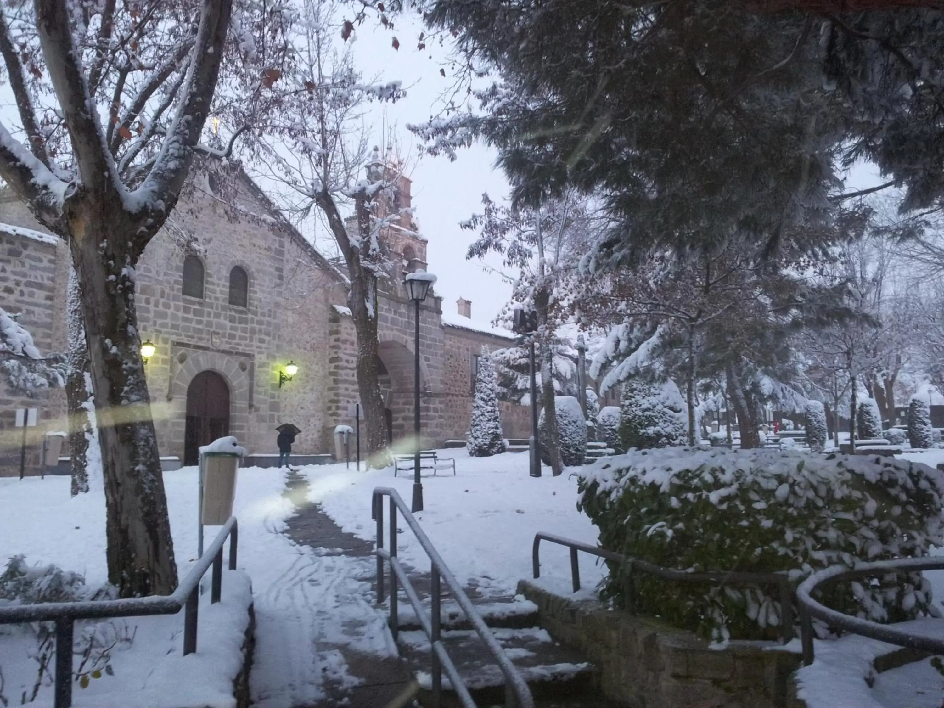 Facade/entrance, Winter in Hotel Restaurante Sonsoles