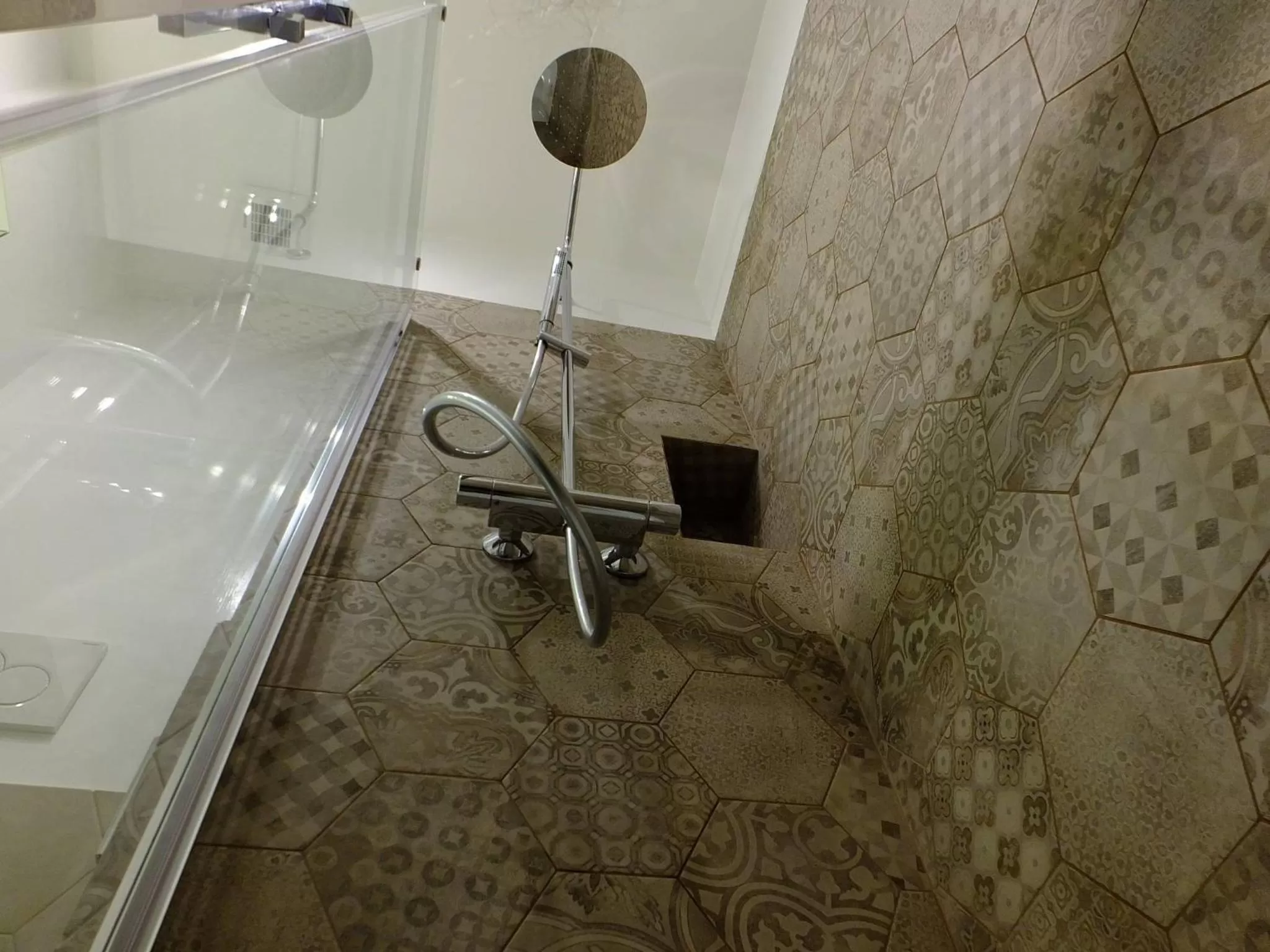 Shower in Zefiro Home