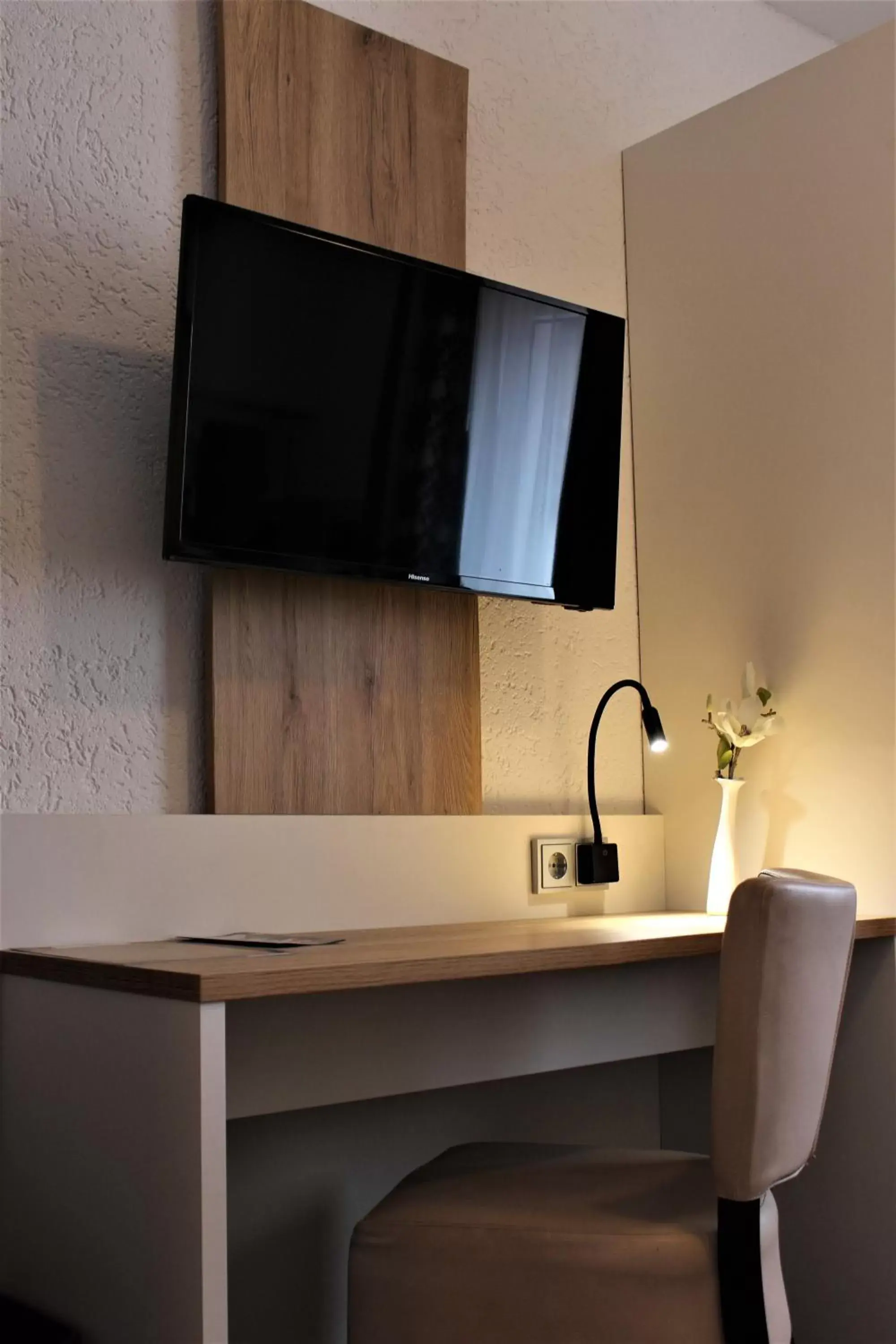 Bedroom, TV/Entertainment Center in Genussgasthof Fuldaquelle & Berghof Wasserkuppe