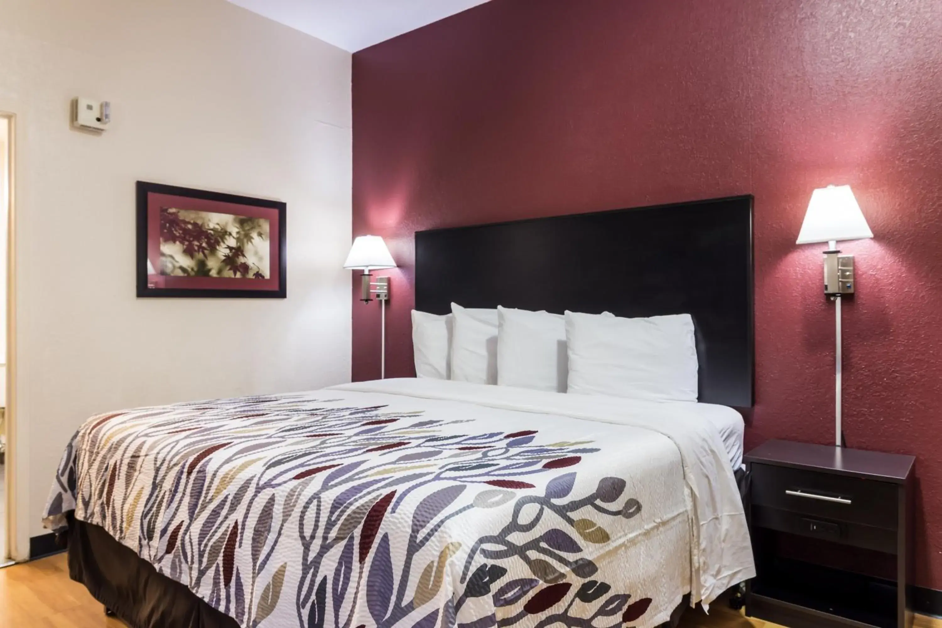Photo of the whole room, Bed in Red Roof Inn Atlanta - Kennesaw State University