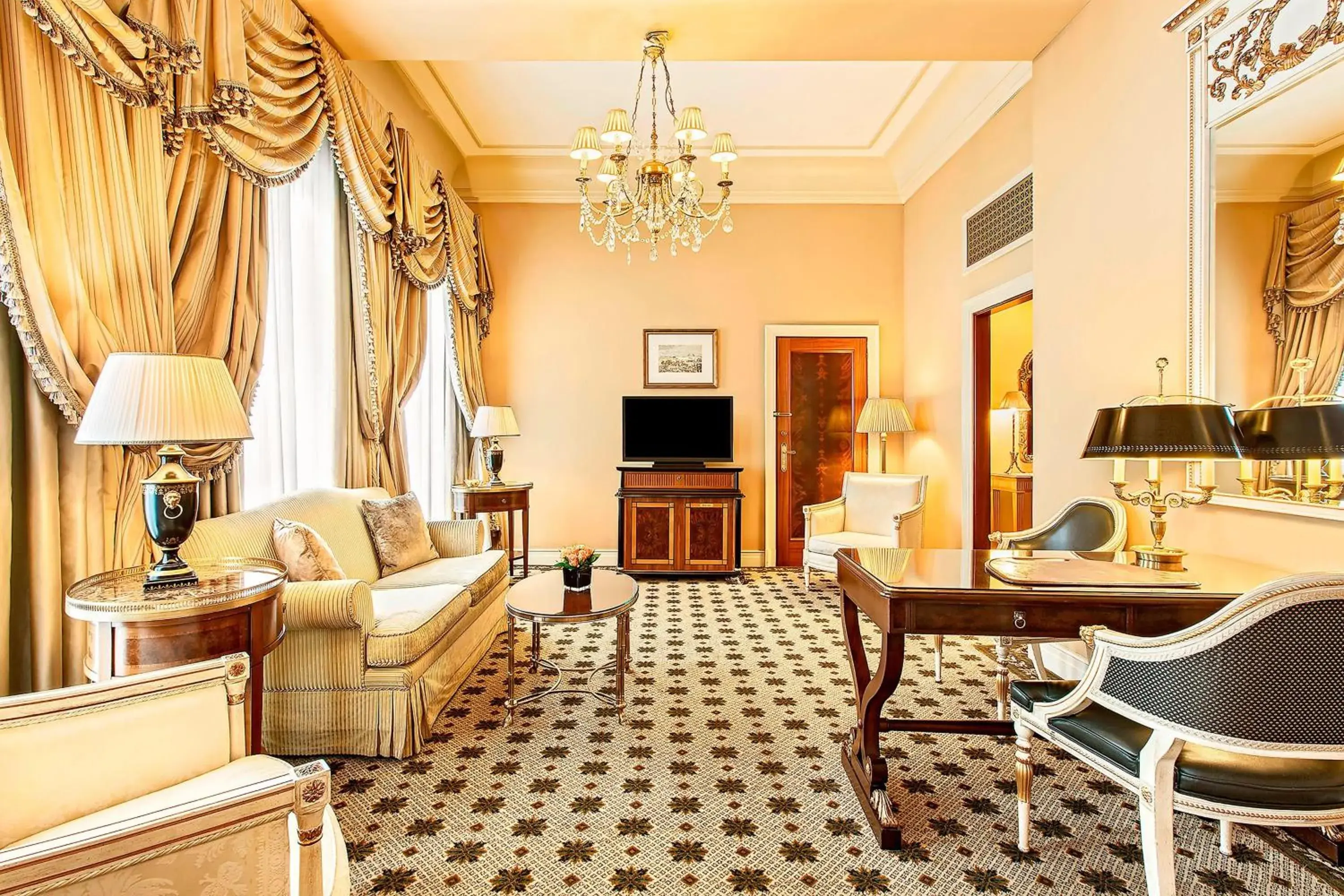 Living room, Seating Area in Hotel Grande Bretagne, a Luxury Collection Hotel, Athens