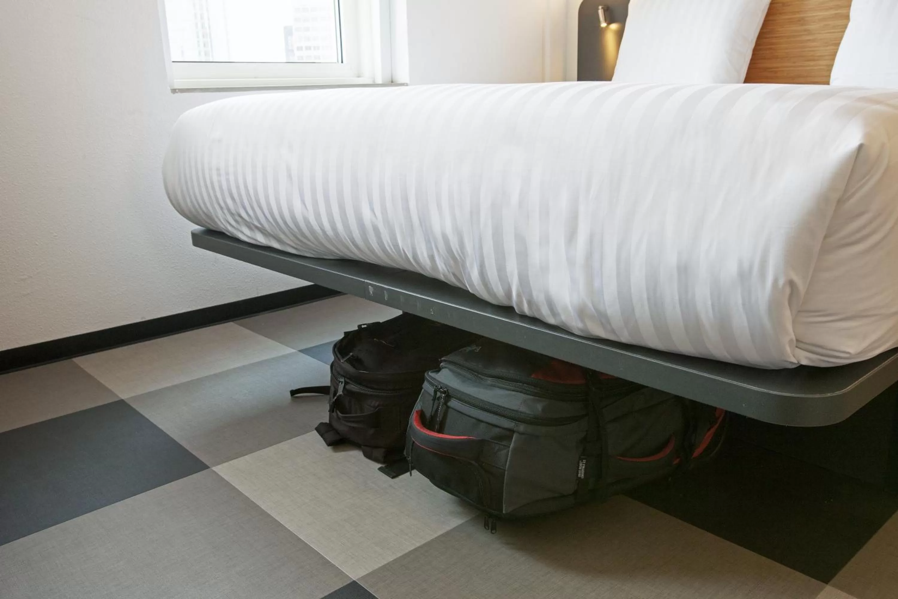 Bed in easyHotel Amsterdam Arena Boulevard