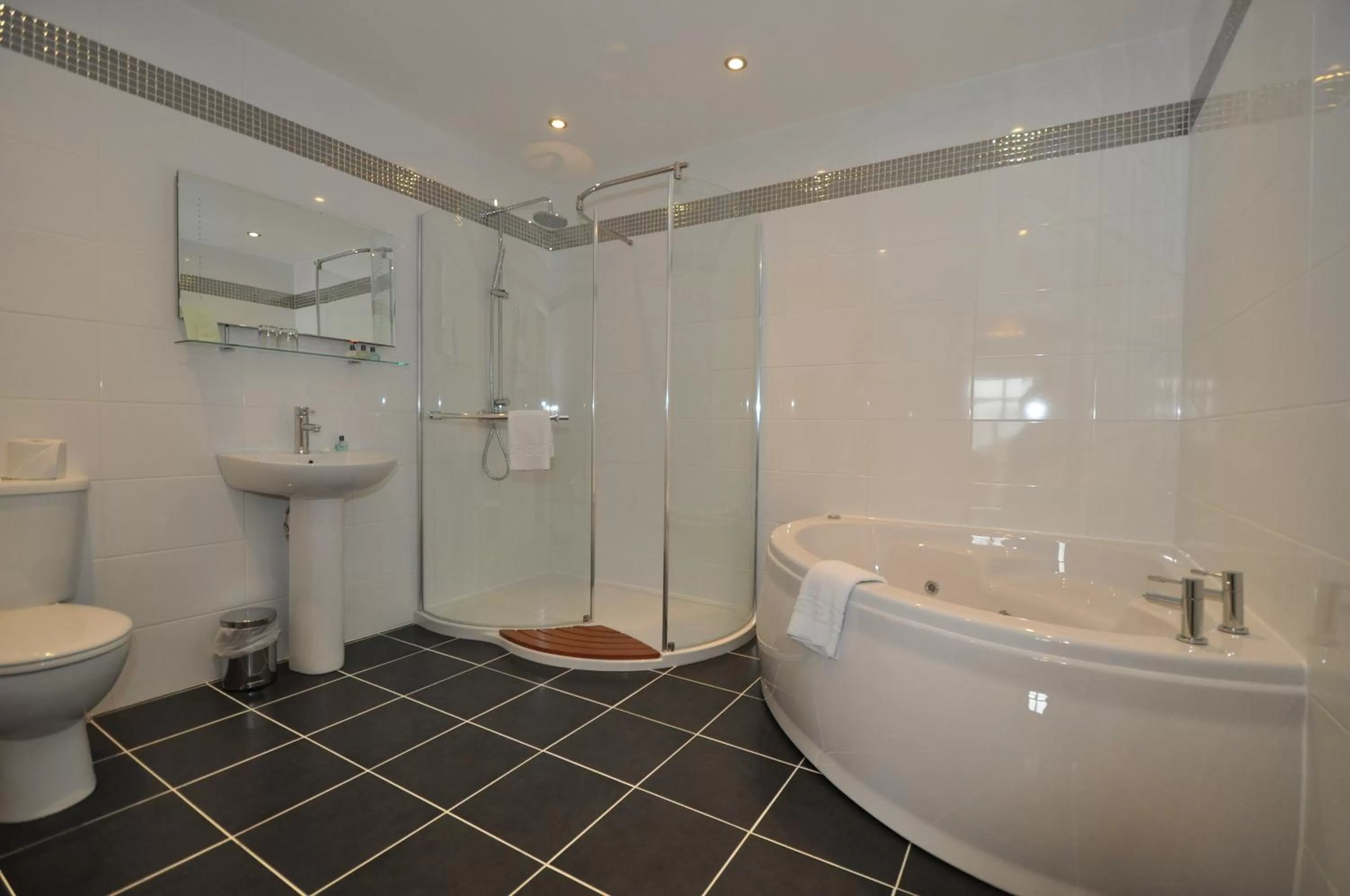 Bathroom in Beech Hill Hotel & Spa