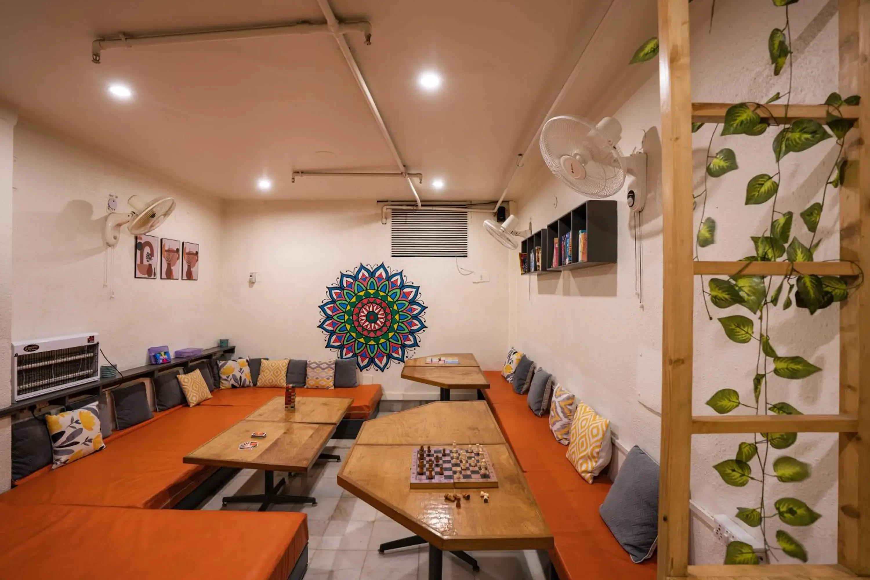 Living room, Restaurant/Places to Eat in Zostel Delhi Hostel