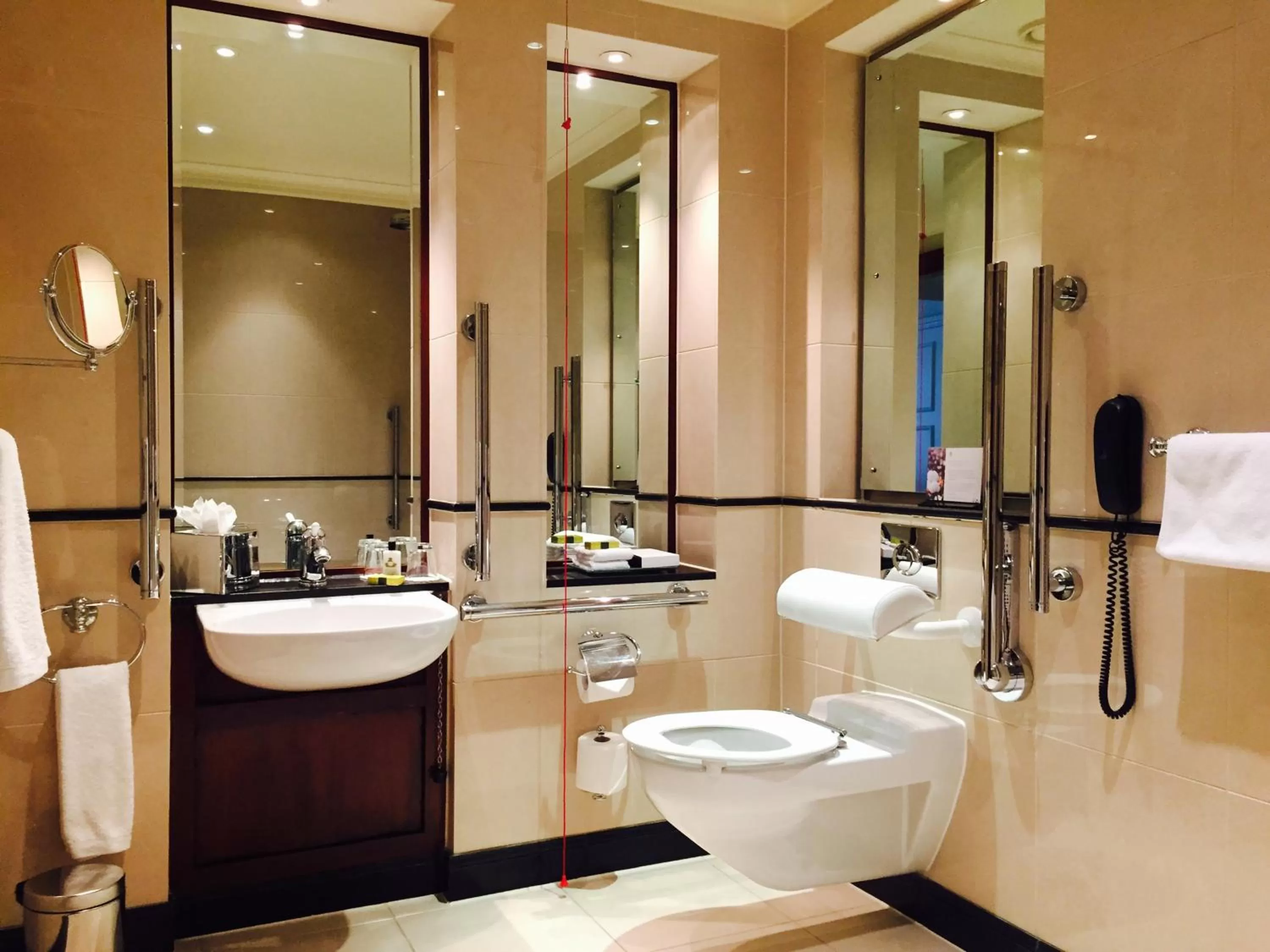 Bathroom in InterContinental London Park Lane by IHG