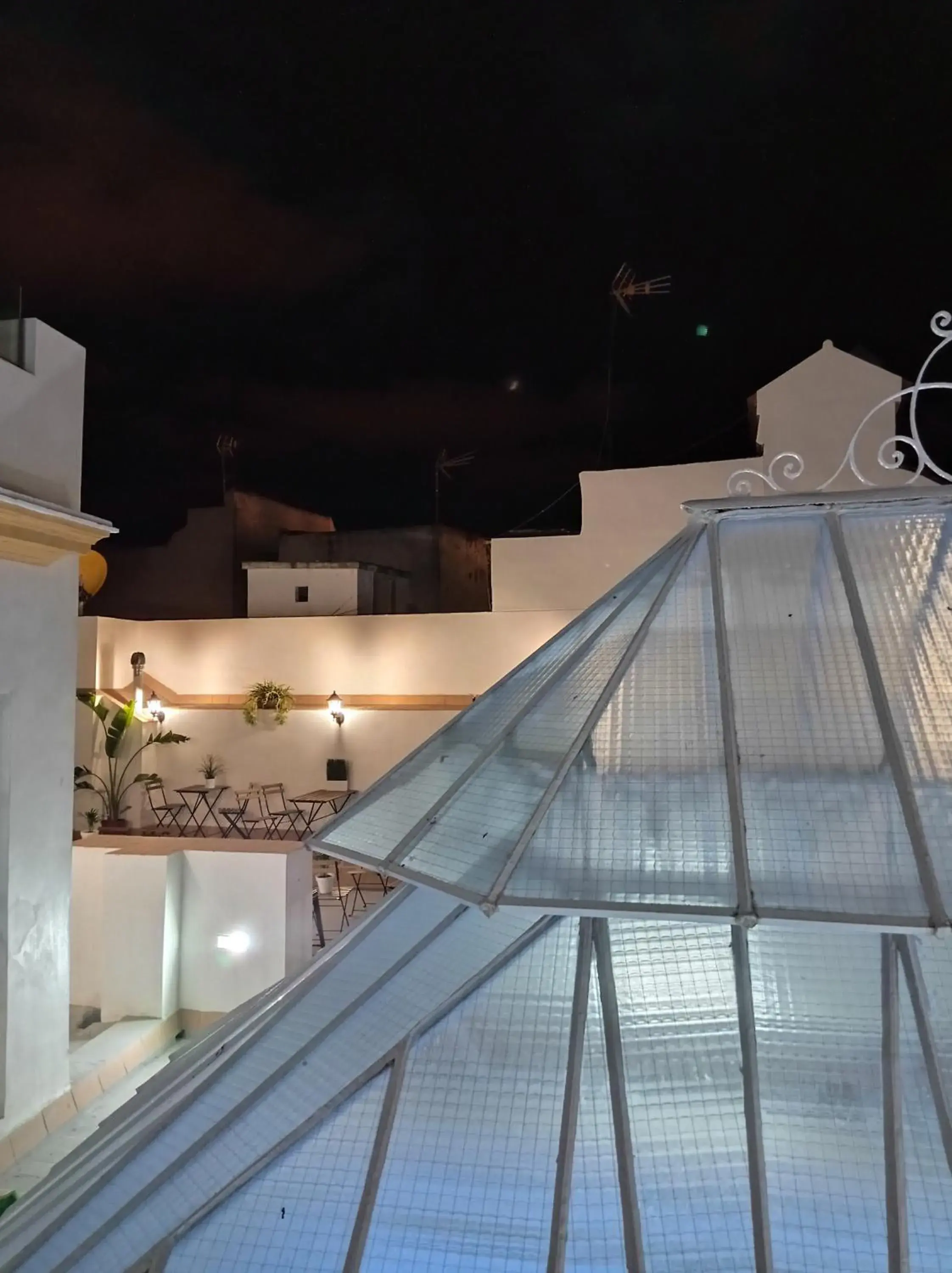 Balcony/Terrace, Swimming Pool in Planeta Cadiz Hostel