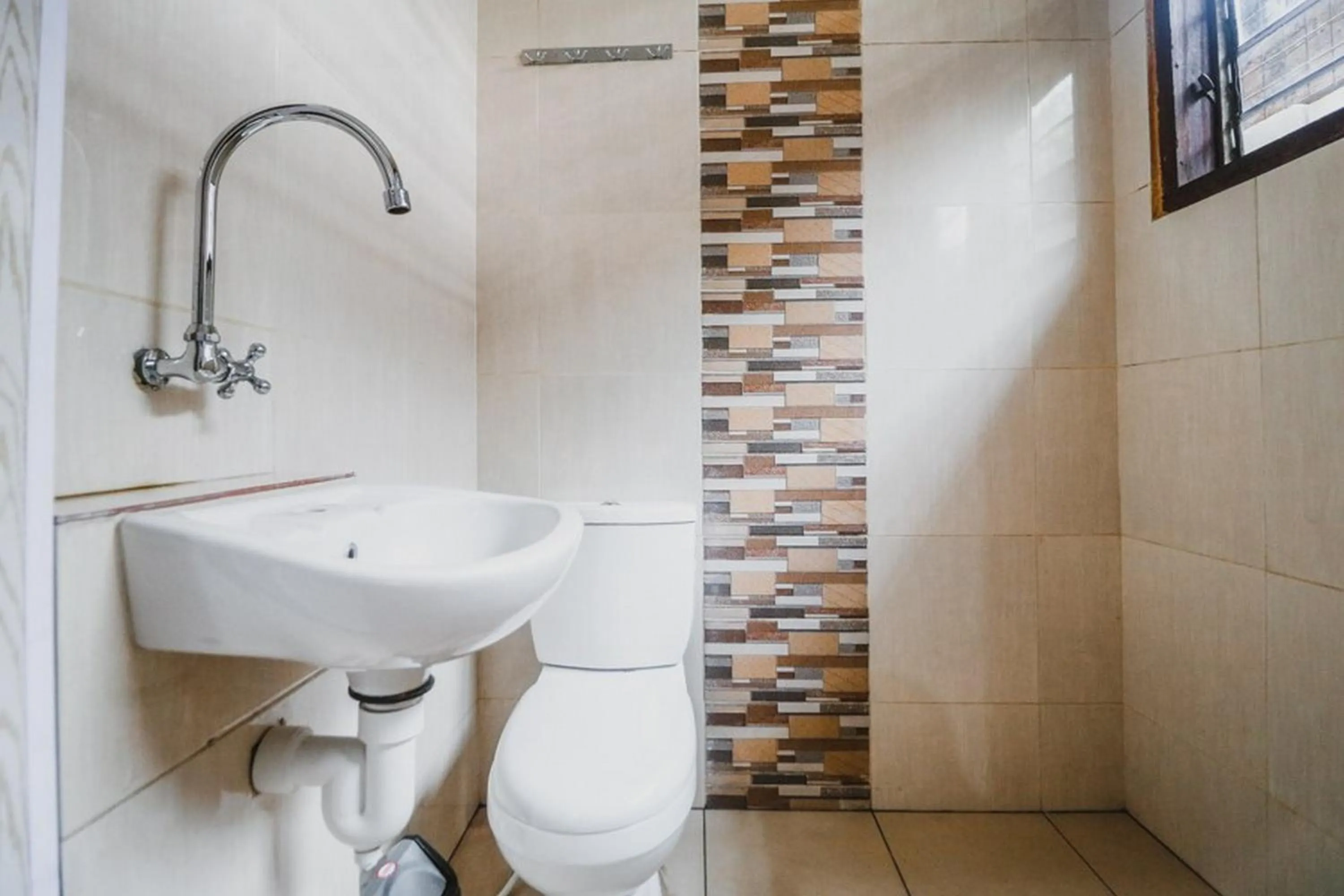 Bathroom in RedDoorz near Millennium ICT Center Medan