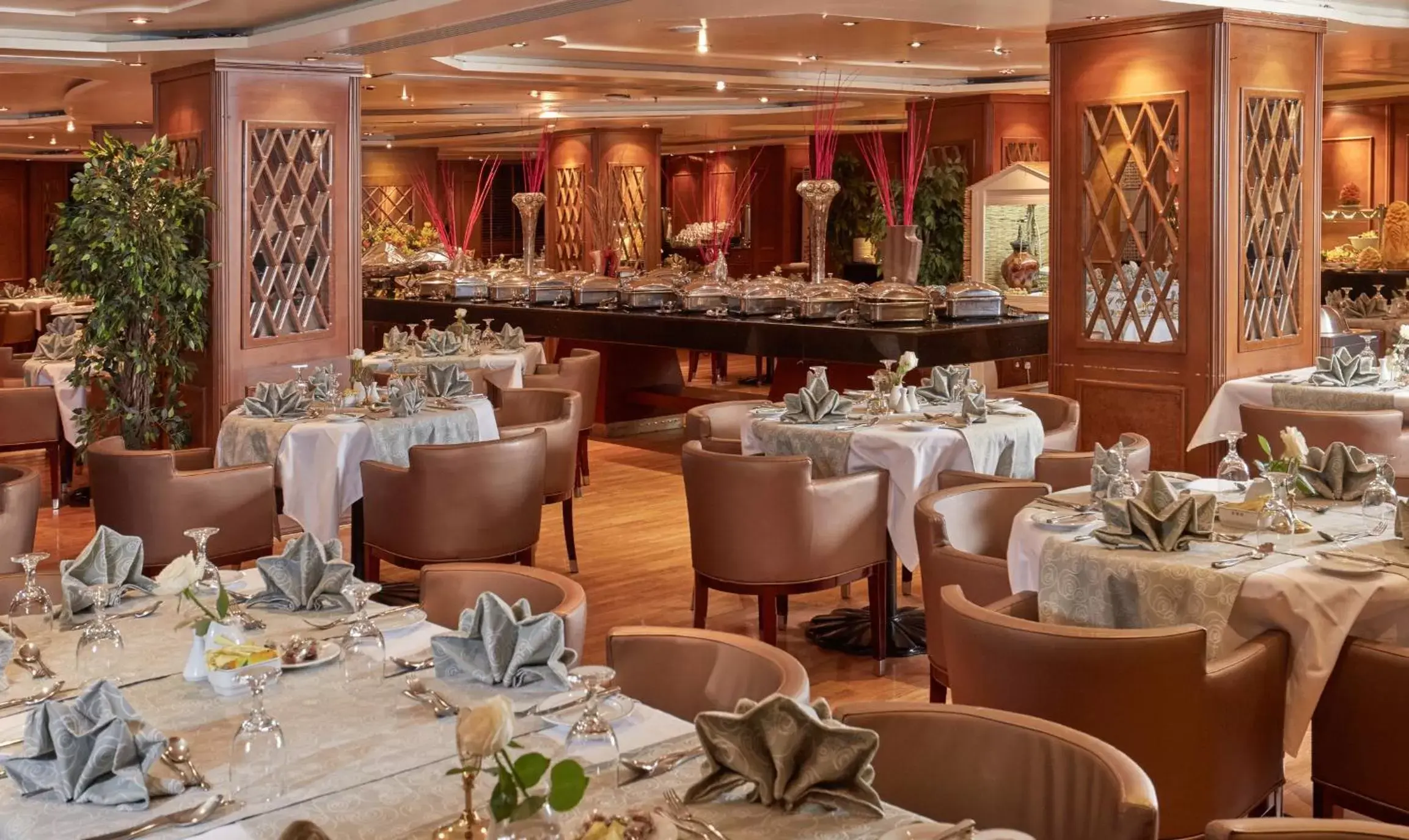 Restaurant/places to eat in Dallah Taibah Hotel Restaurant/places to eat in Dallah Taibah Hotel