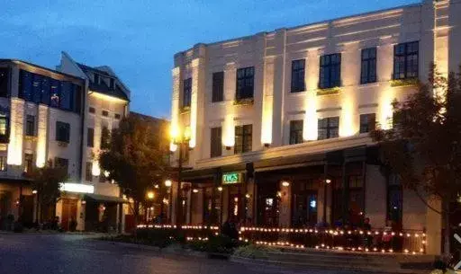 Facade/entrance, Property Building in River Inn Of Harbor Town