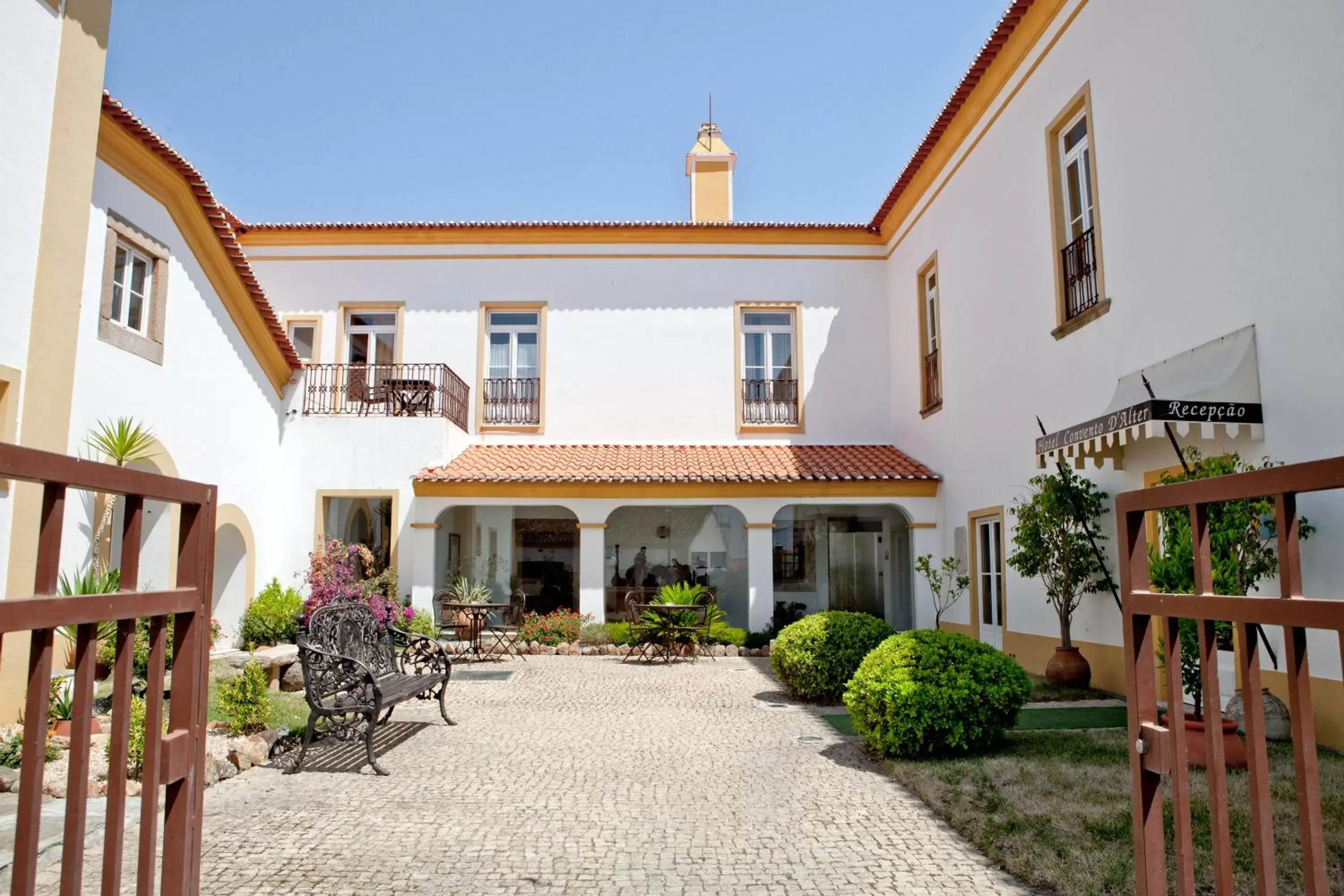 Facade/entrance, Property Building in Hotel Convento D'Alter