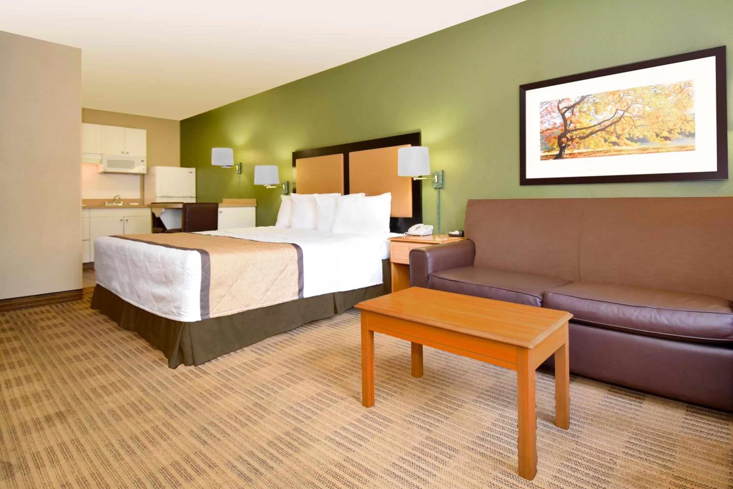 Bed in Extended Stay America Suites - San Diego - Sorrento Mesa