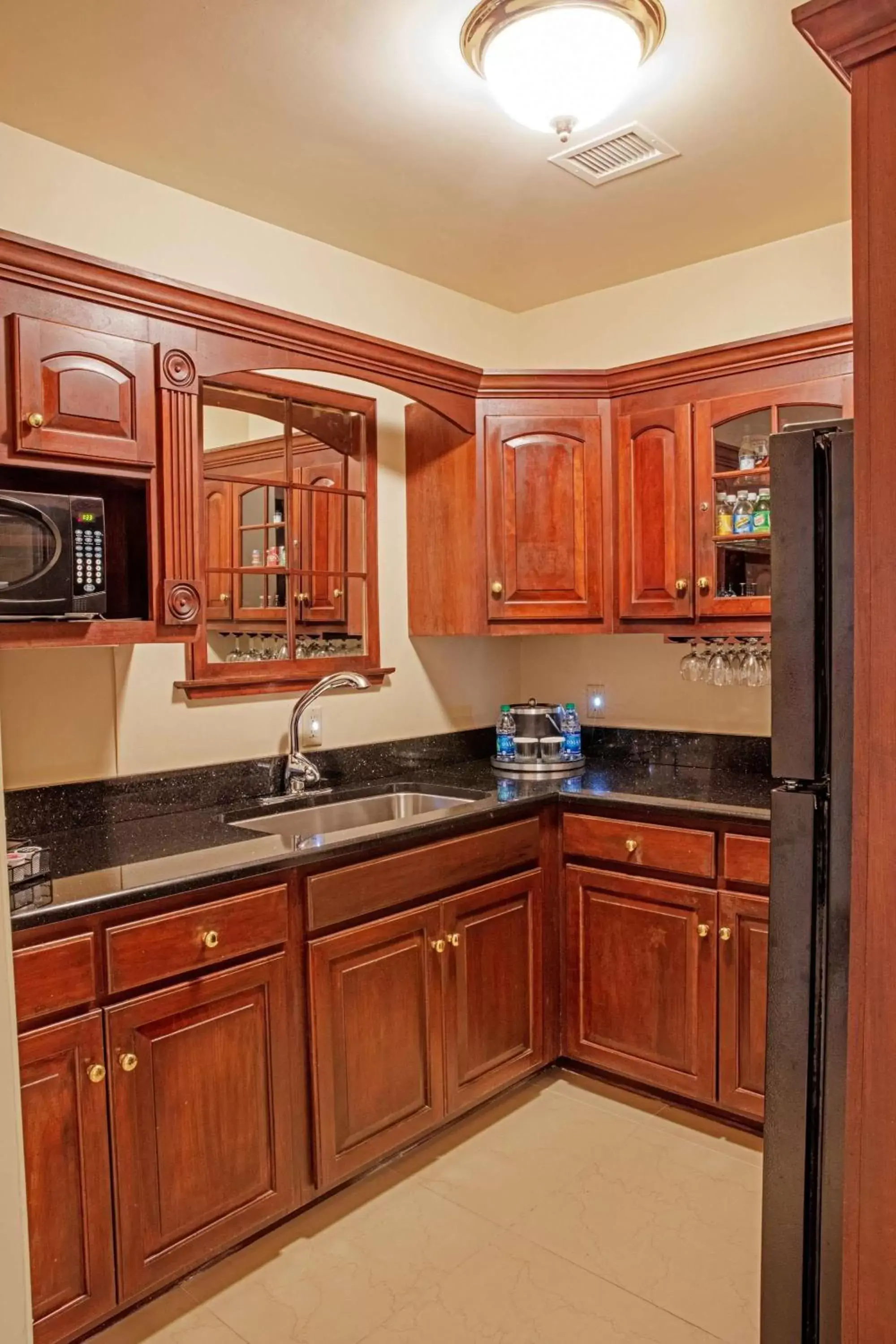 Kitchen or kitchenette, Kitchen/Kitchenette in Hotel Roanoke & Conference Center, Curio Collection by Hilton