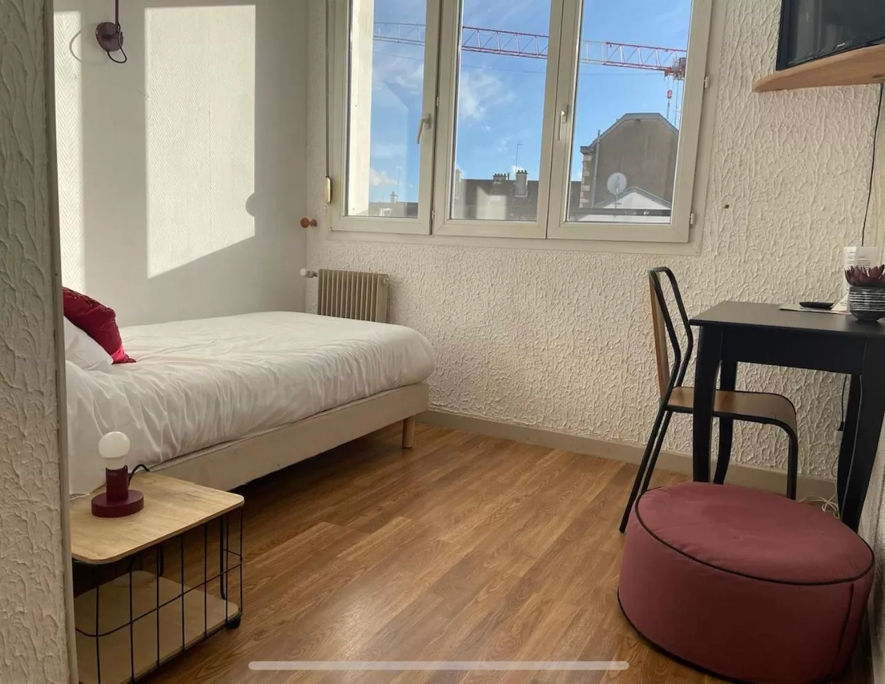 Photo of the whole room, Bed in Hôtel Le Thurot- Dijon Centre ville Gare