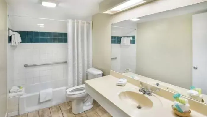 Bathroom in El Caribe Resort and Conference Center