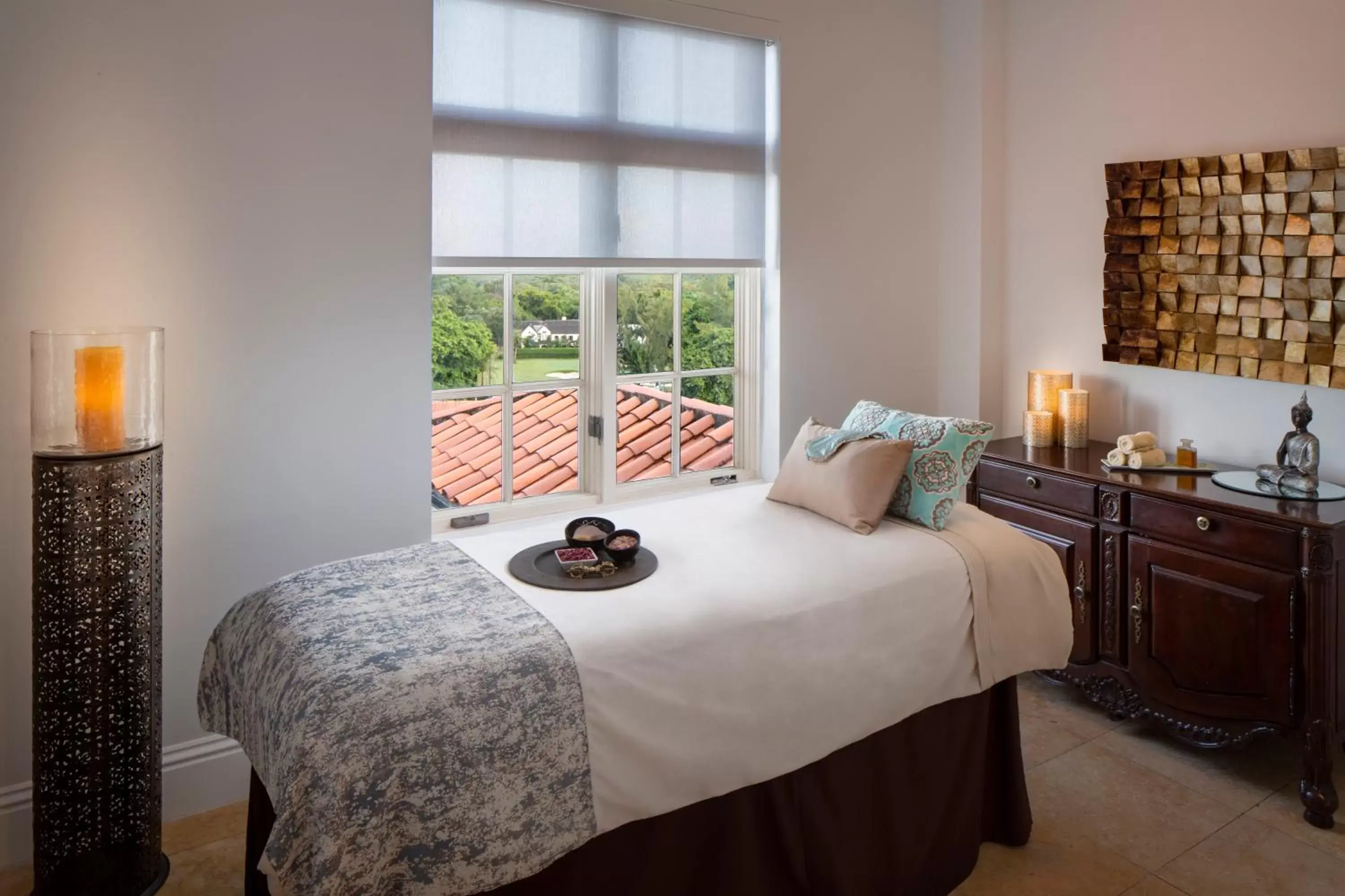 Massage, Bed in Biltmore Hotel