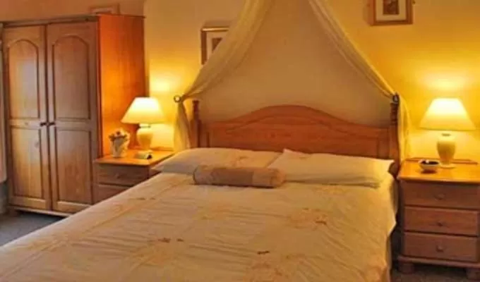 Bed in The Harbour Inn