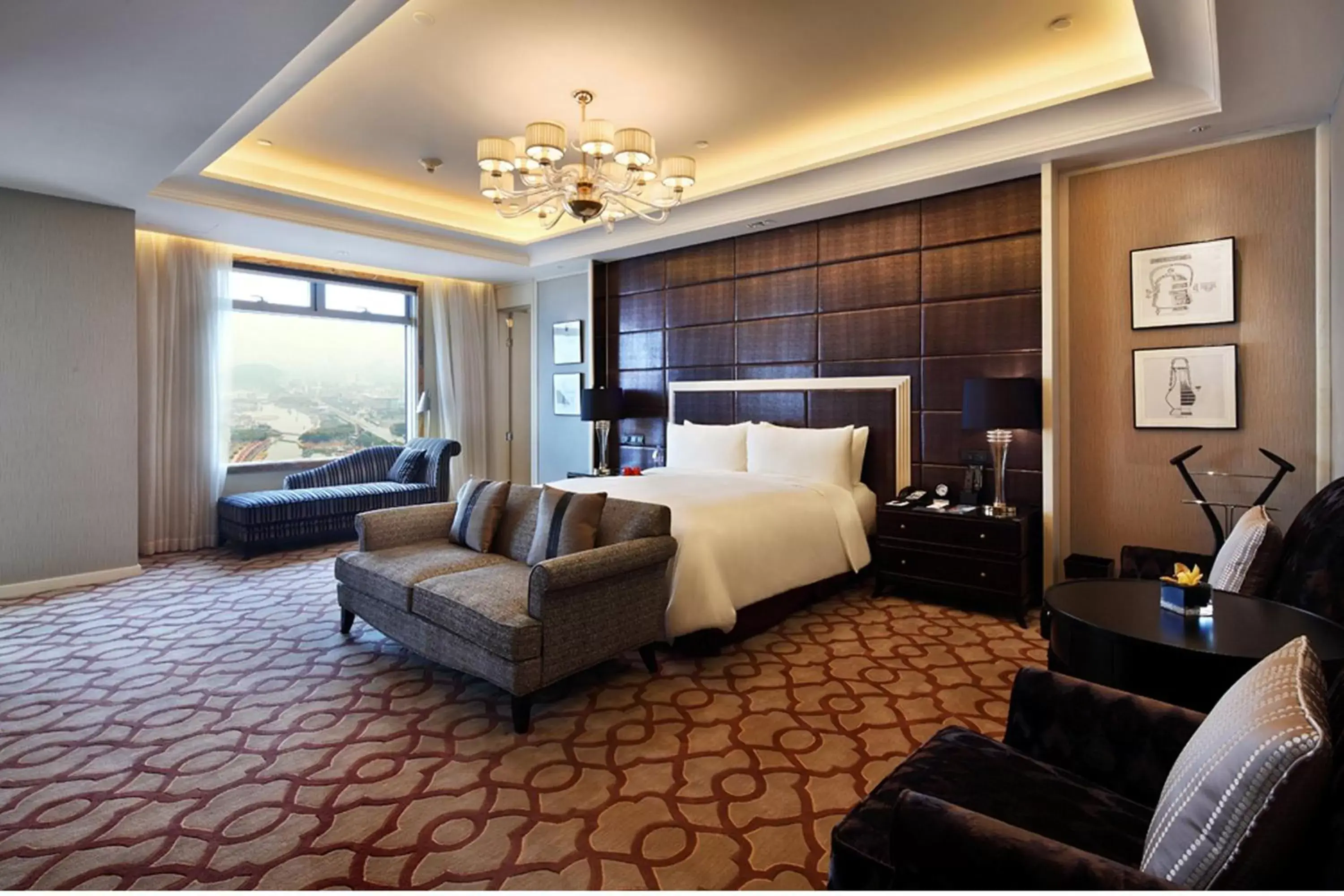 Photo of the whole room, Seating Area in InterContinental Foshan, an IHG Hotel
