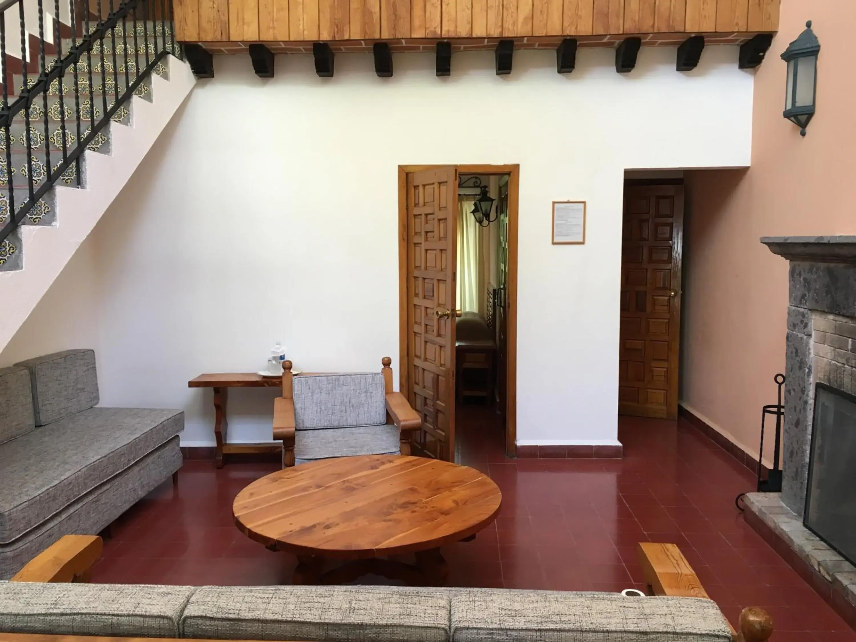 Living room, Seating Area in Rancho Hotel Atascadero