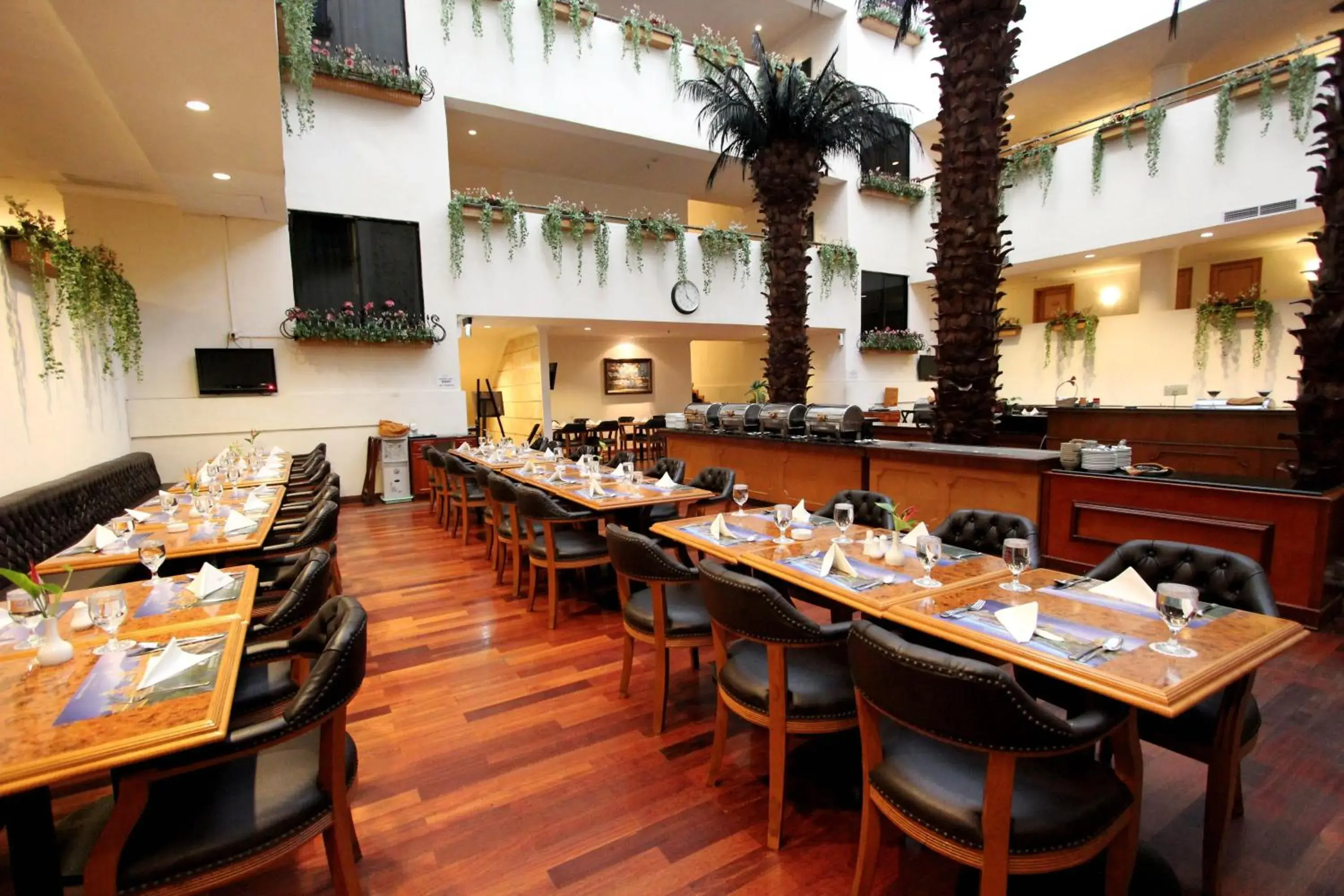 Restaurant/places to eat in Harmoni Suites Hotel Restaurant/places to eat in Harmoni Suites Hotel