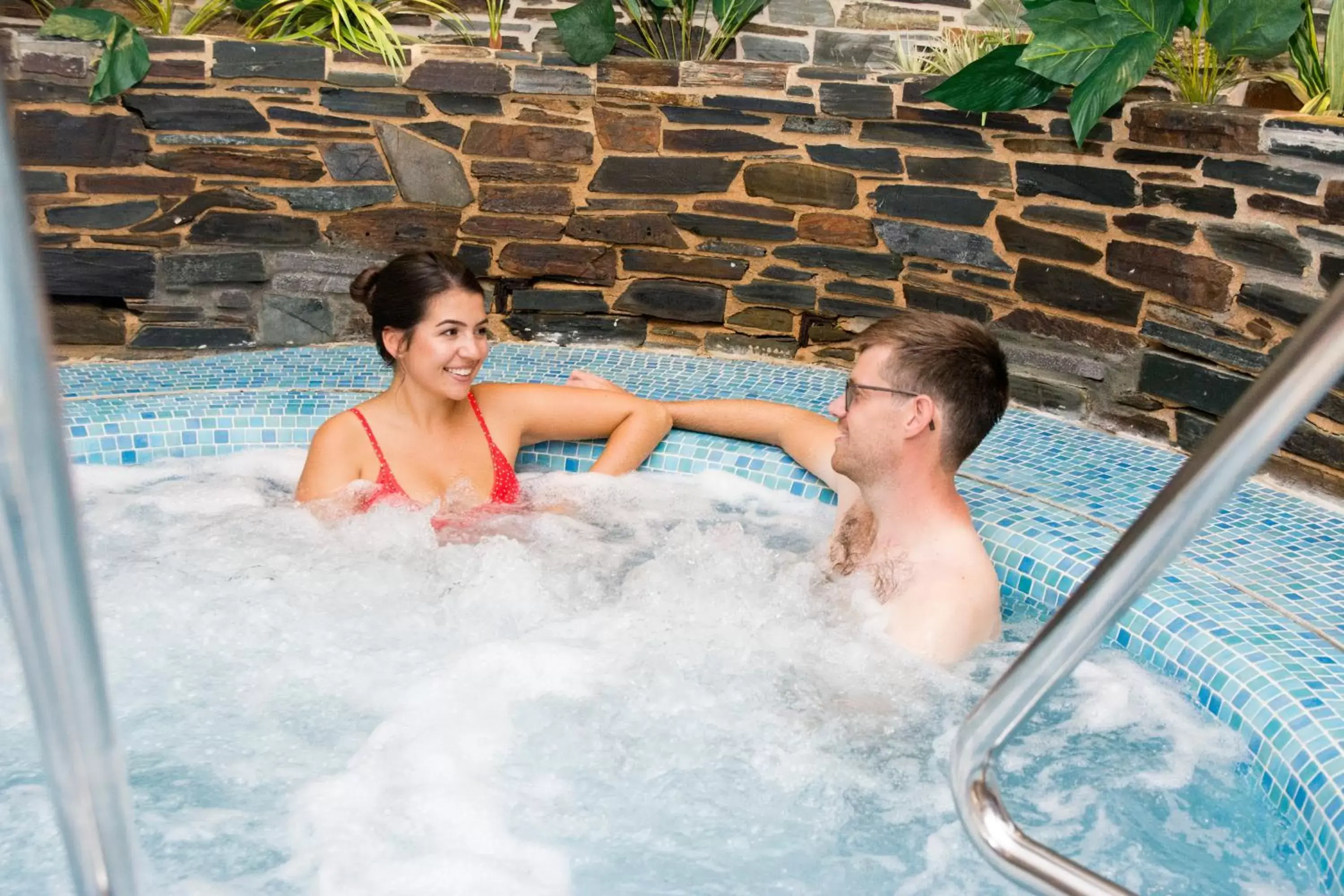 Hot Tub, Guests in TLH Derwent Hotel - TLH Leisure, Entertainment and Spa Resort