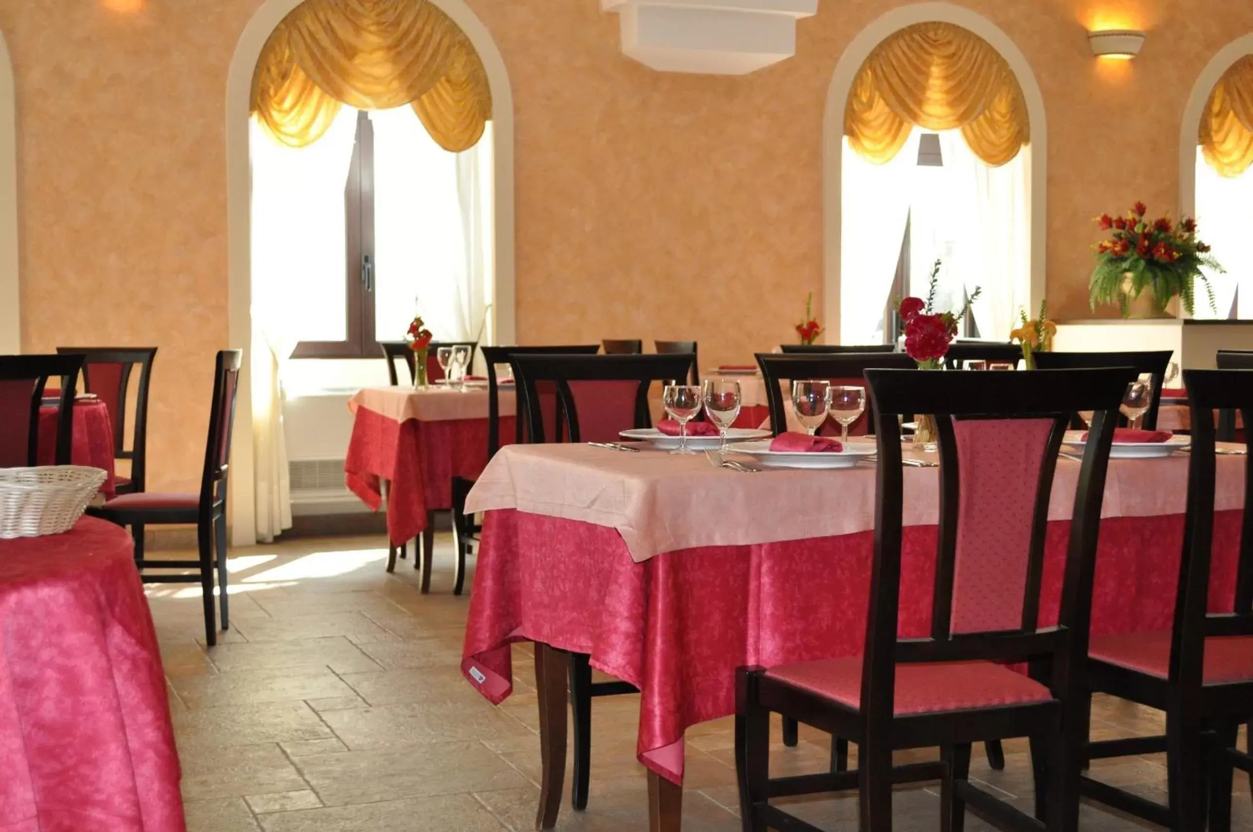 Restaurant/Places to Eat in Grikò Country Hotel