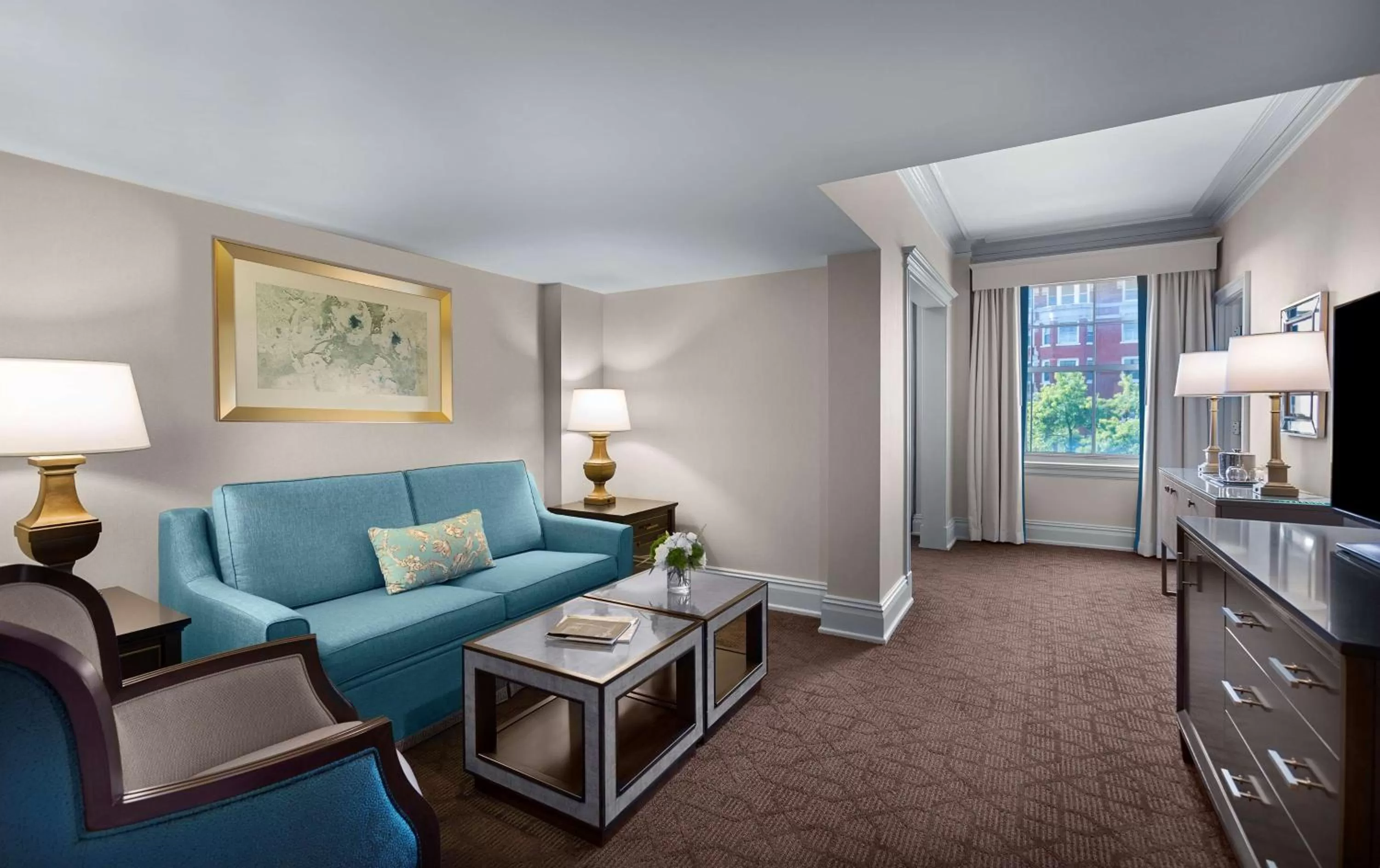 Photo of the whole room in The Royal Sonesta Chase Park Plaza St Louis