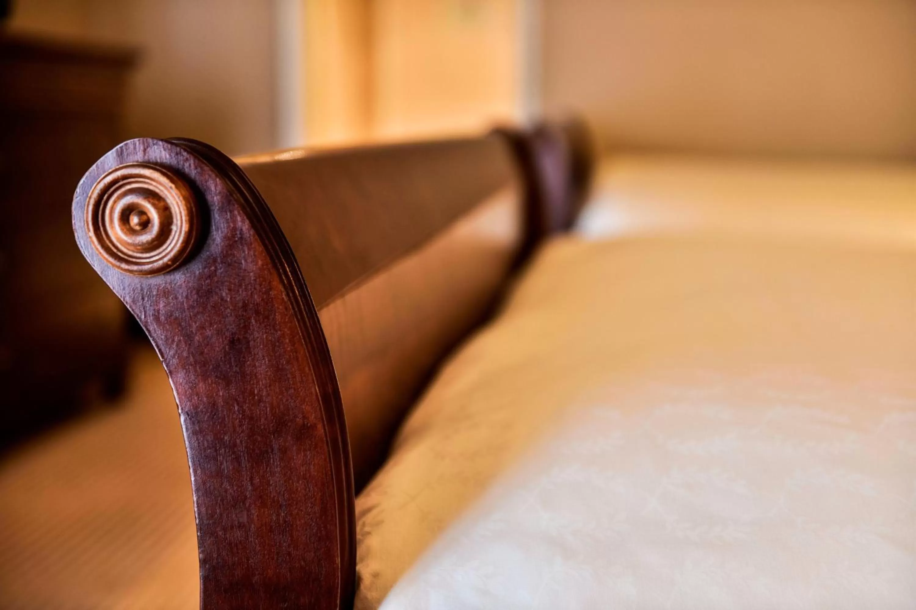 Photo of the whole room, Bed in Sheraton Skyline Hotel London Heathrow