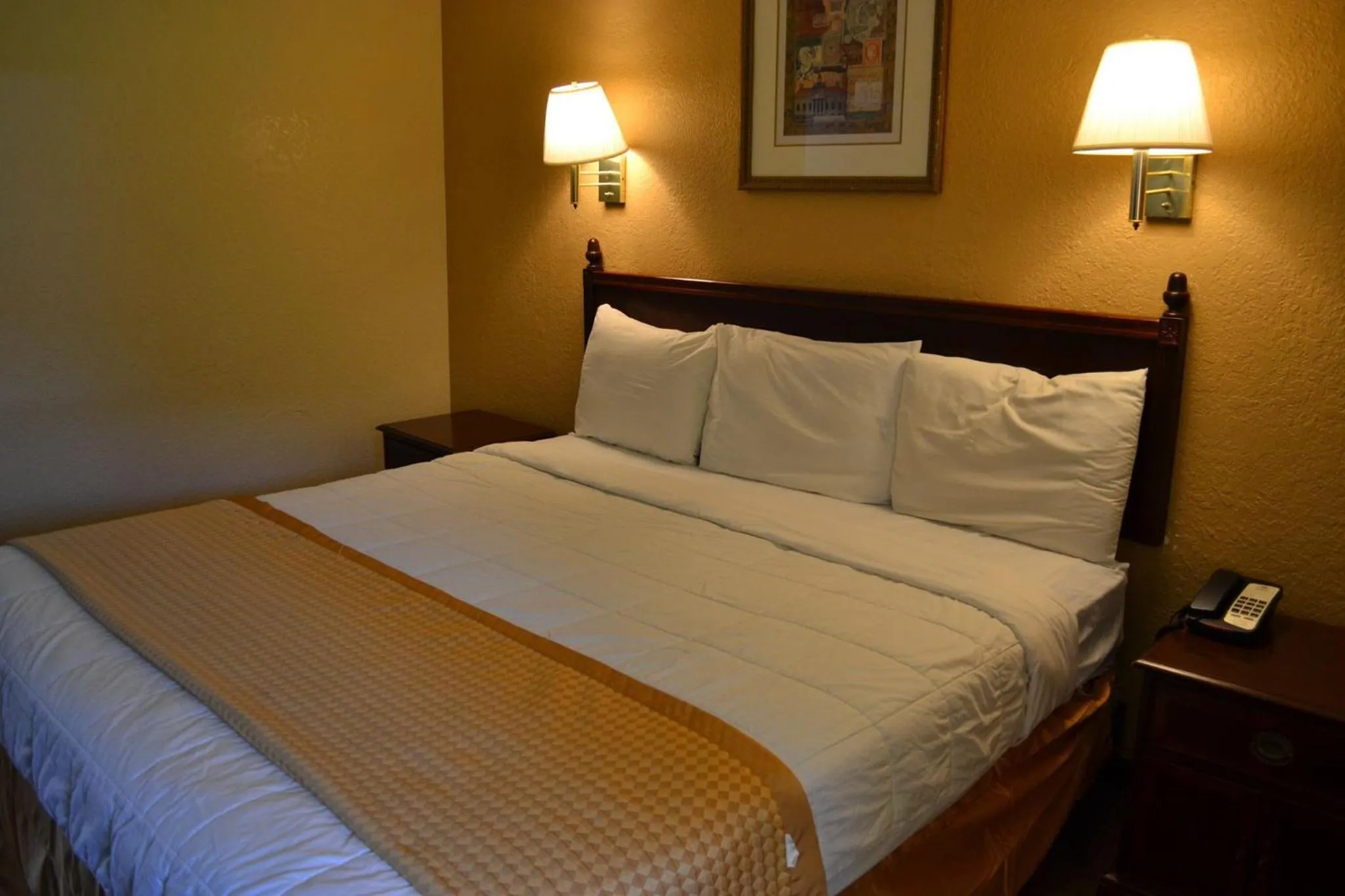 Property building, Bed in Americas Best Value Inn Smithfield