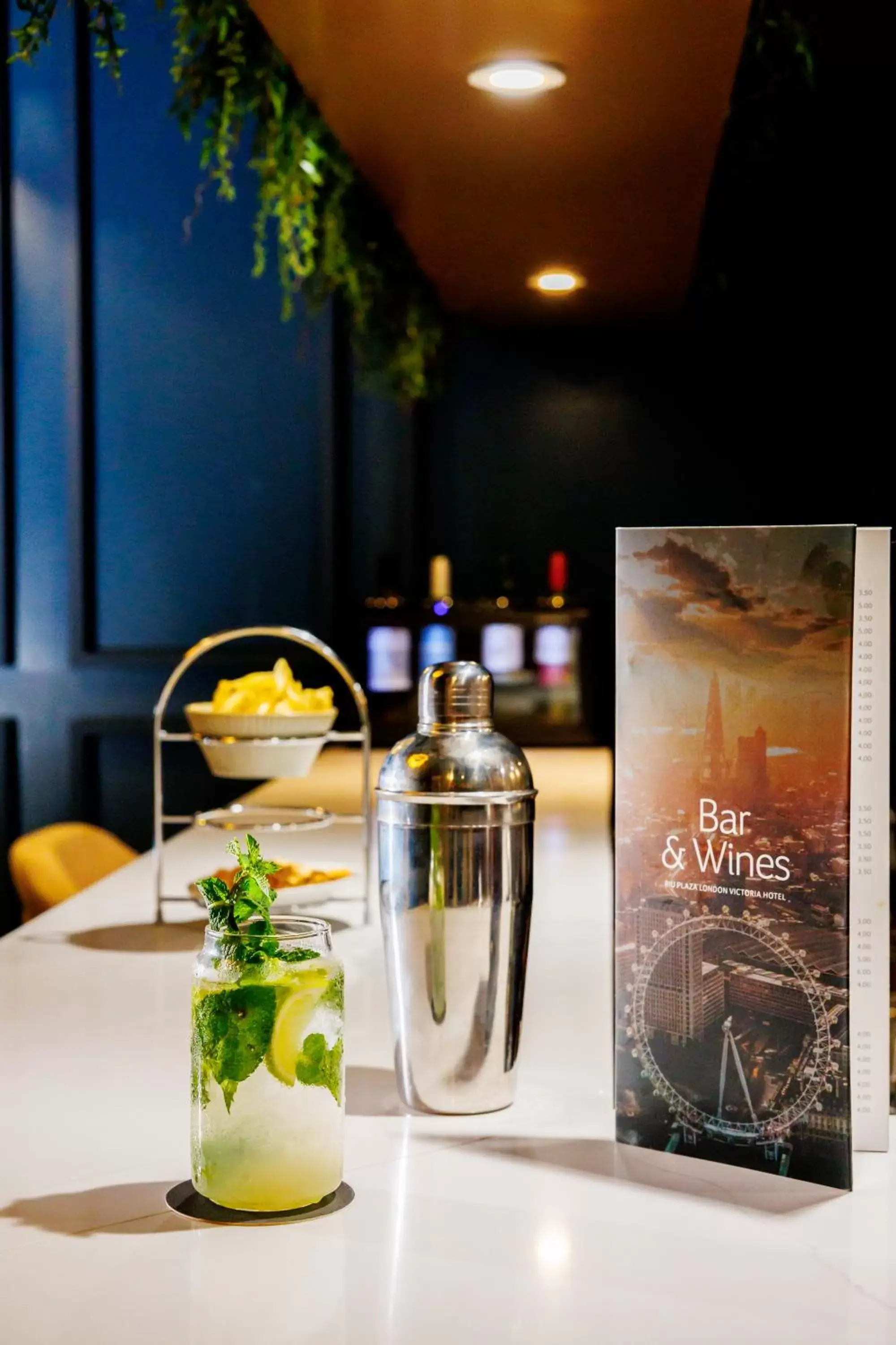 Lounge or bar in Riu Plaza London Victoria Lounge or bar in Riu Plaza London Victoria