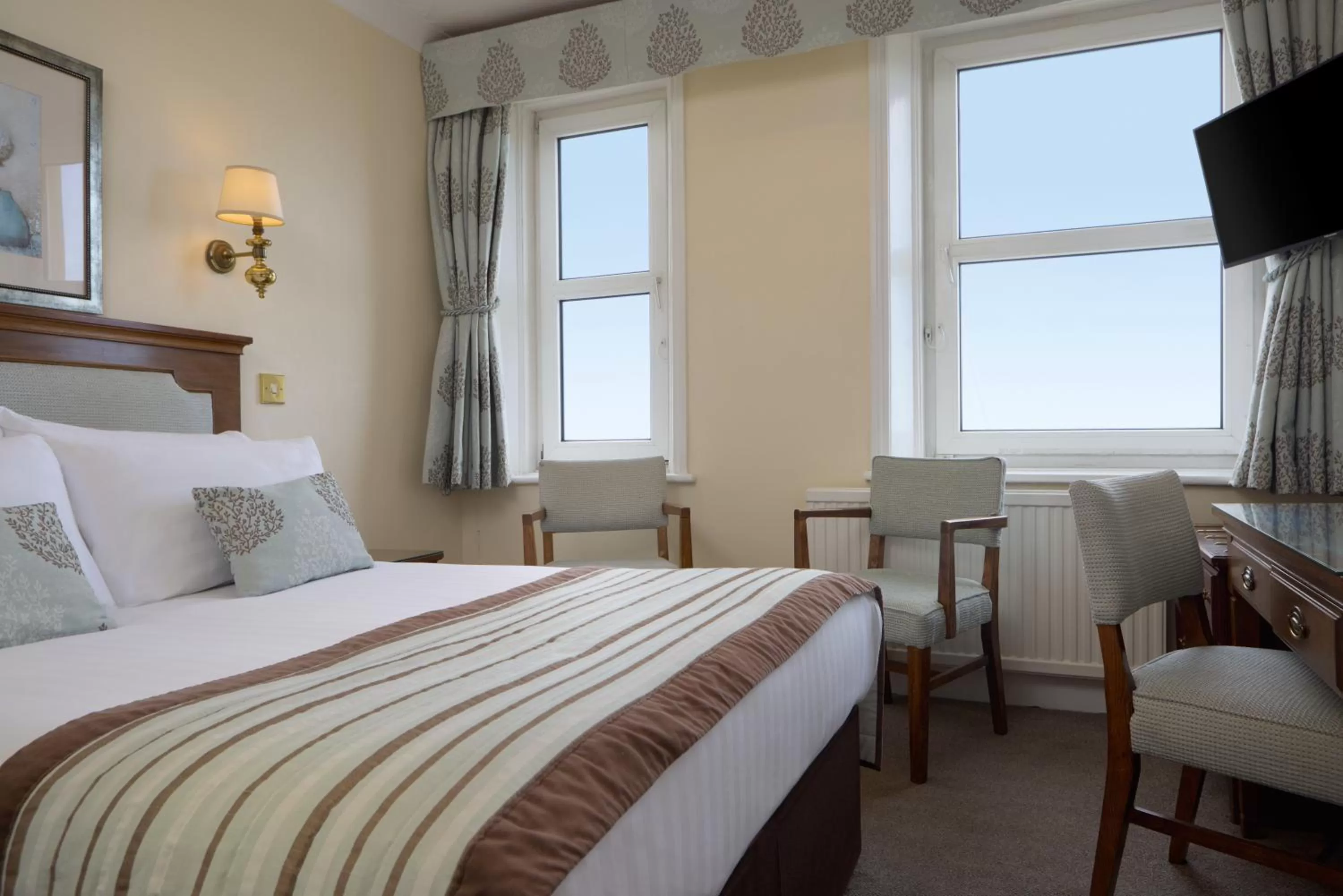 Bedroom, Bed in The Lansdowne, Eastbourne