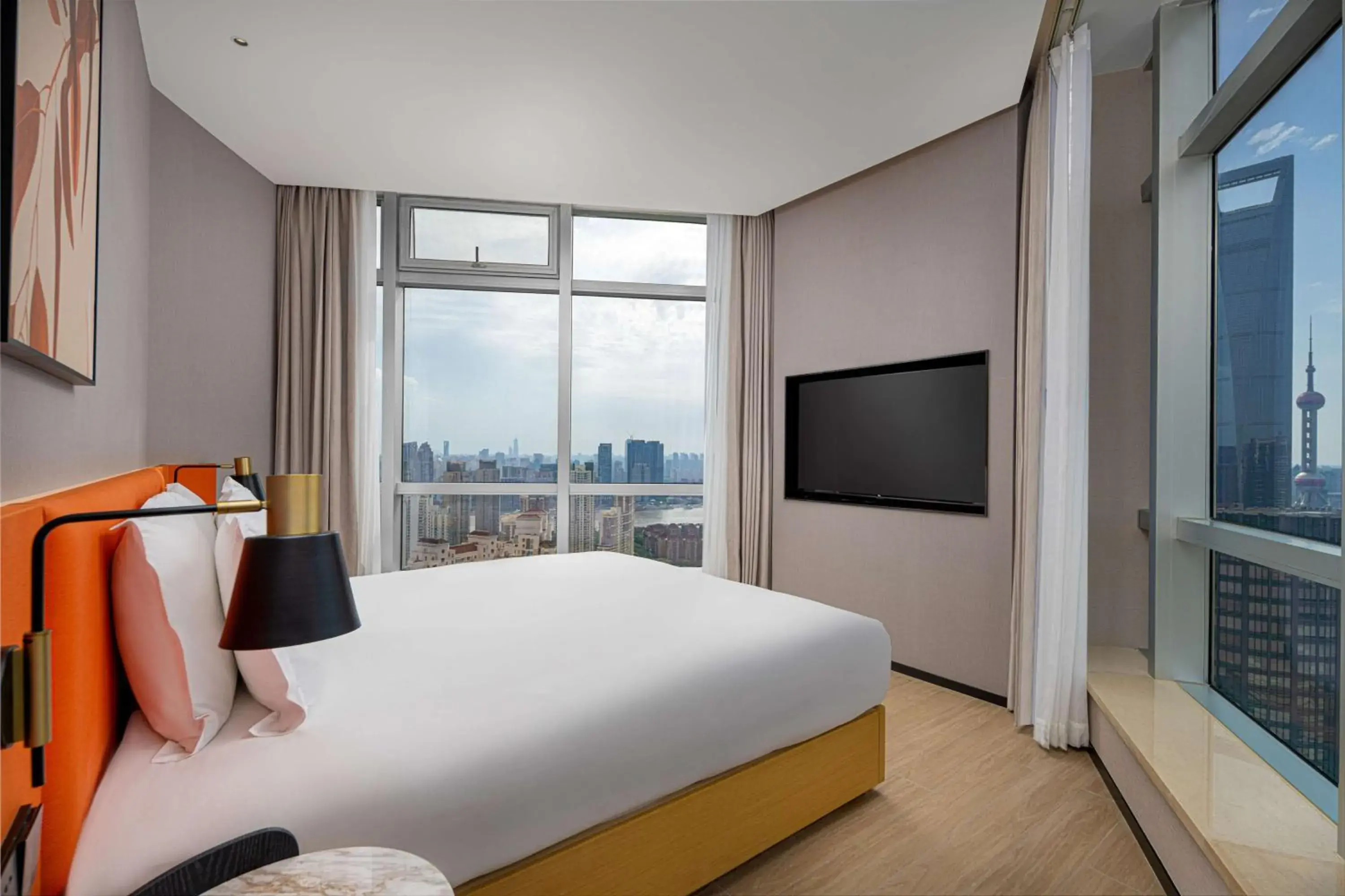 Bed in Hilton Garden Inn Shanghai Lujiazui