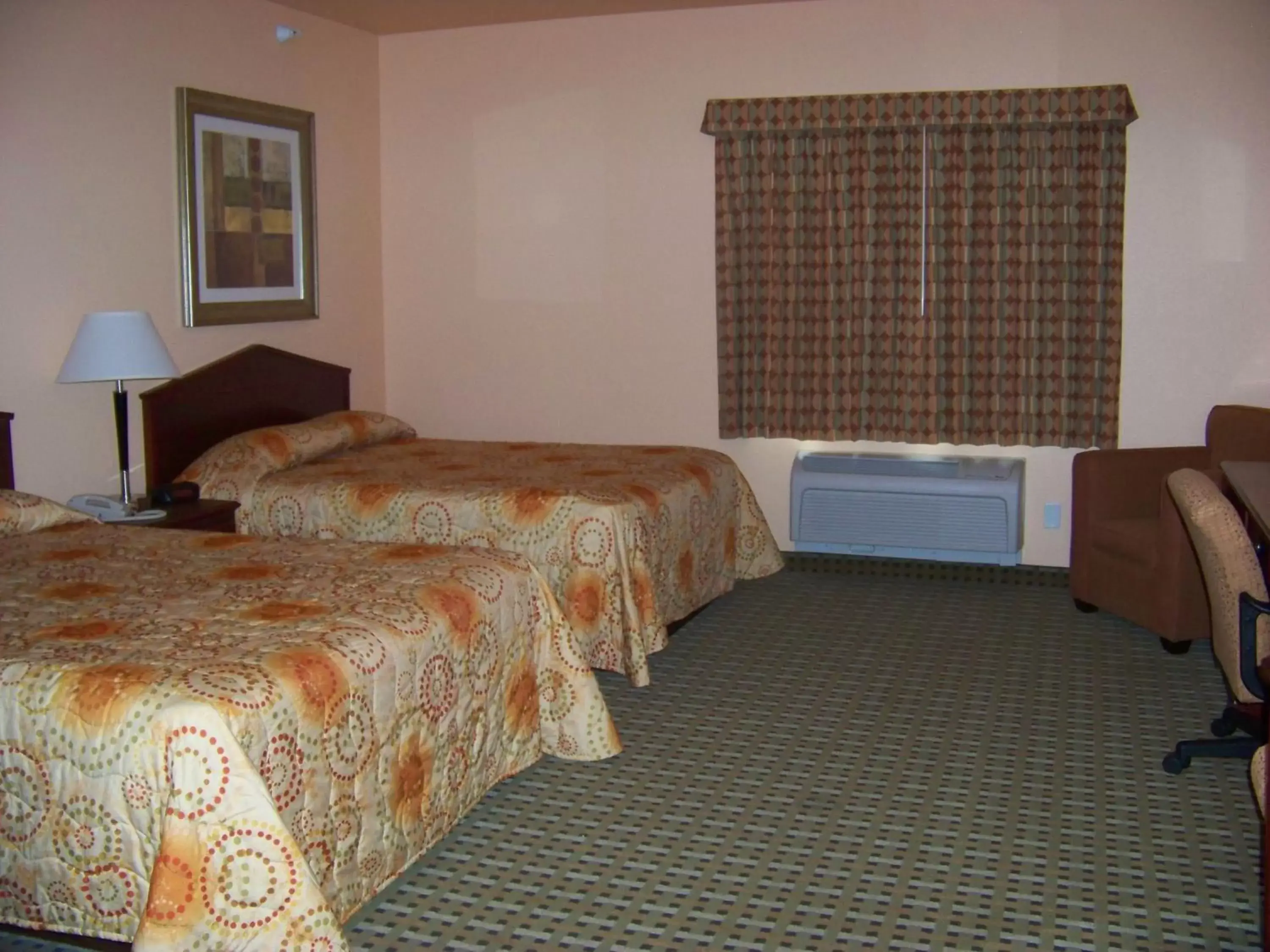 Bedroom, Bed in Days Inn & Suites by Wyndham Columbus NE