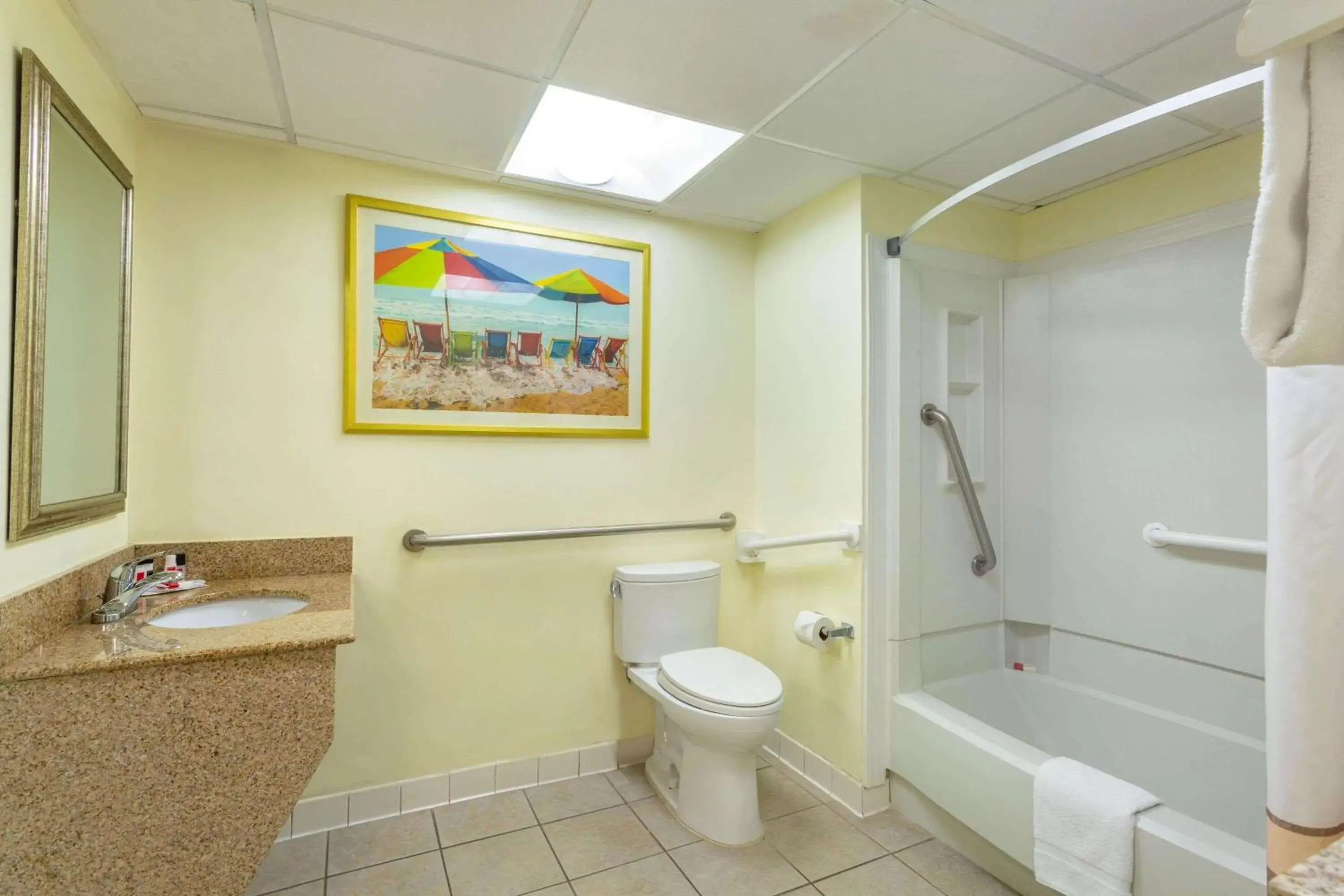 Bathroom in Ramada Plaza by Wyndham Virginia Beach