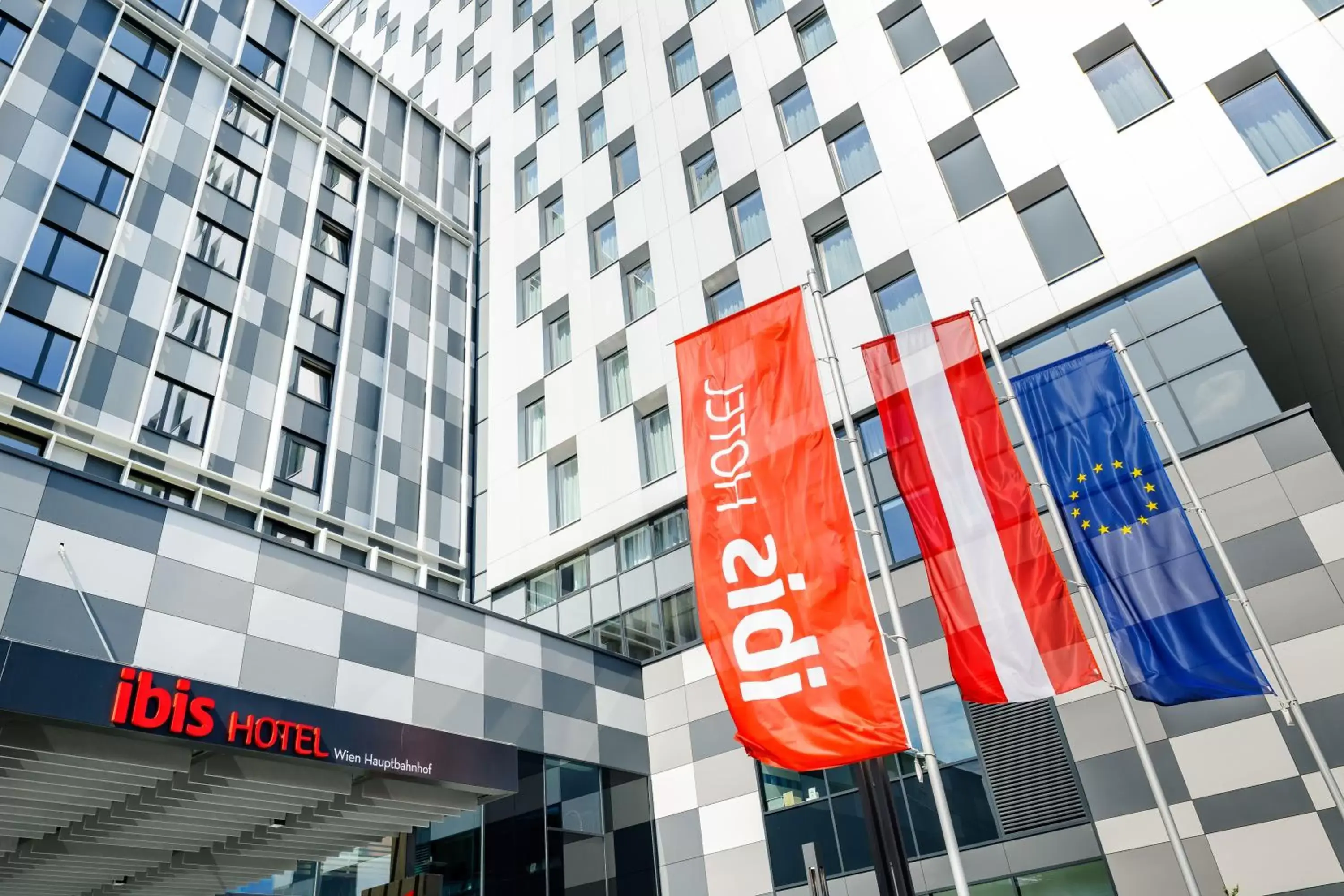 Facade/entrance in ibis Wien Hauptbahnhof