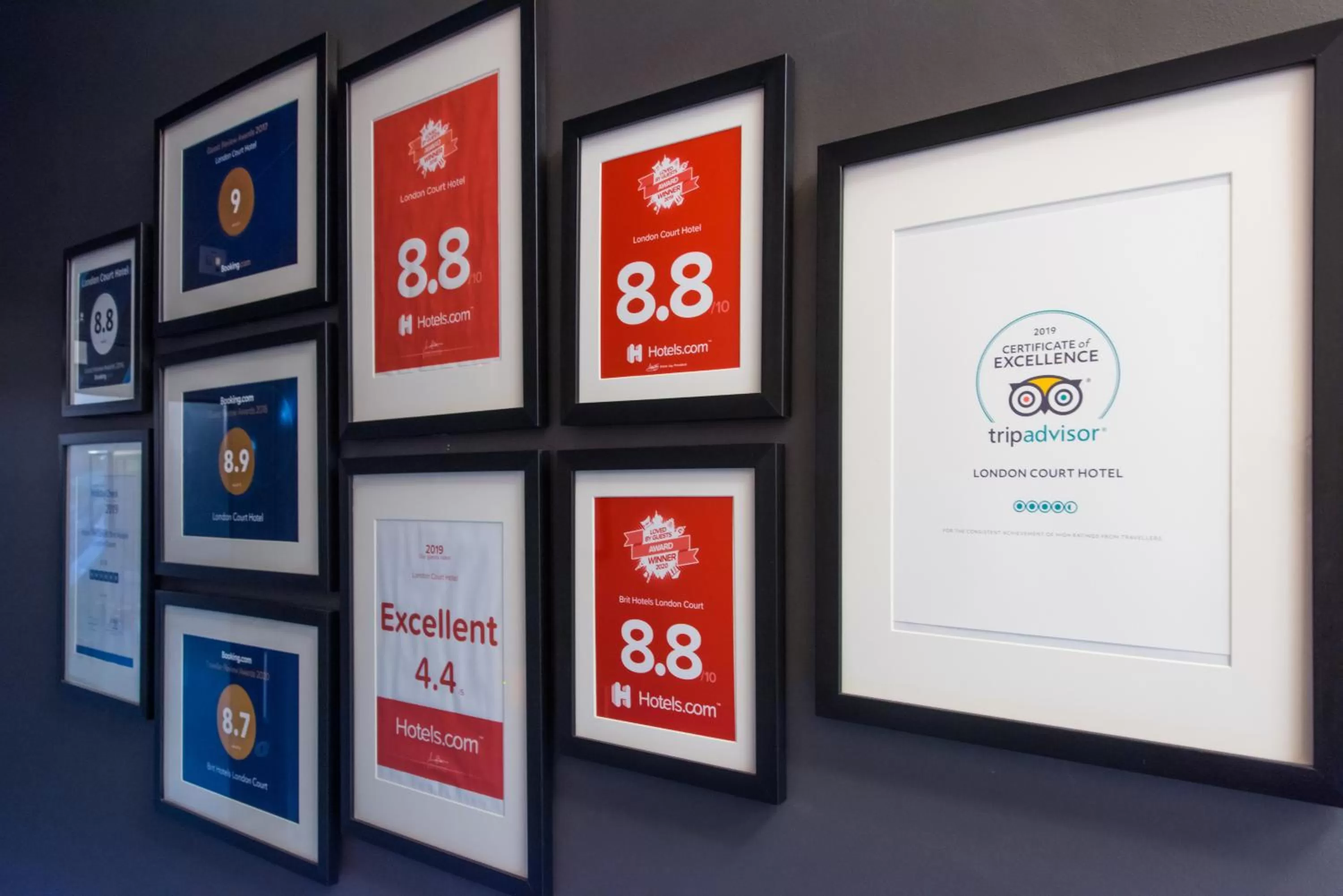 Certificate/Award in London Court Hotel