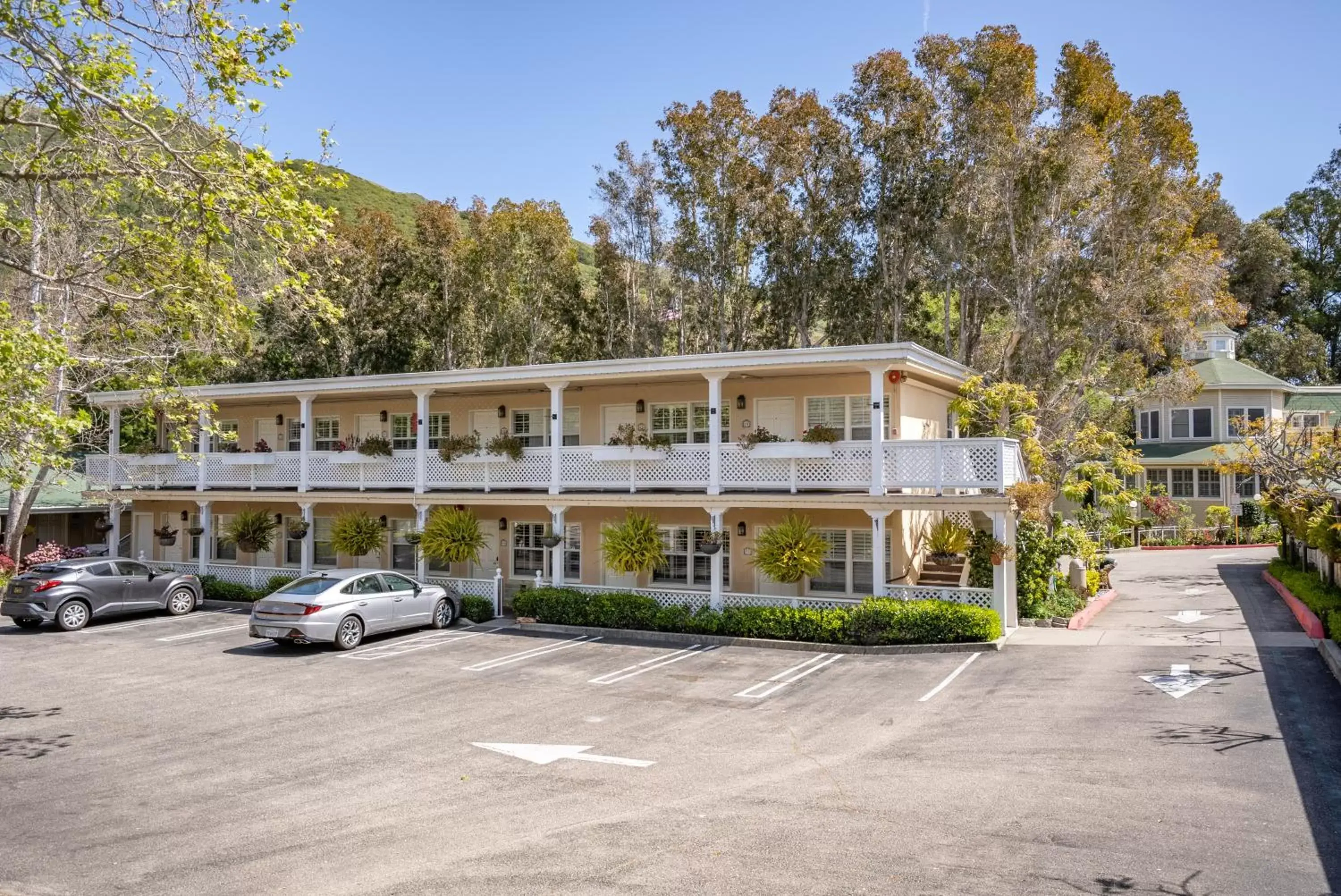 Property Building in Apple Farm Inn