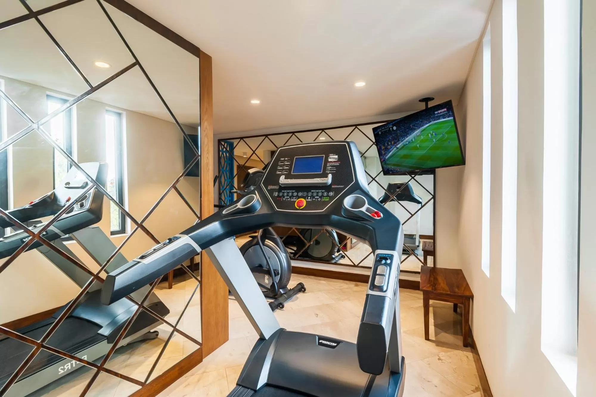 Fitness centre/facilities in FCH Hotel Providencia