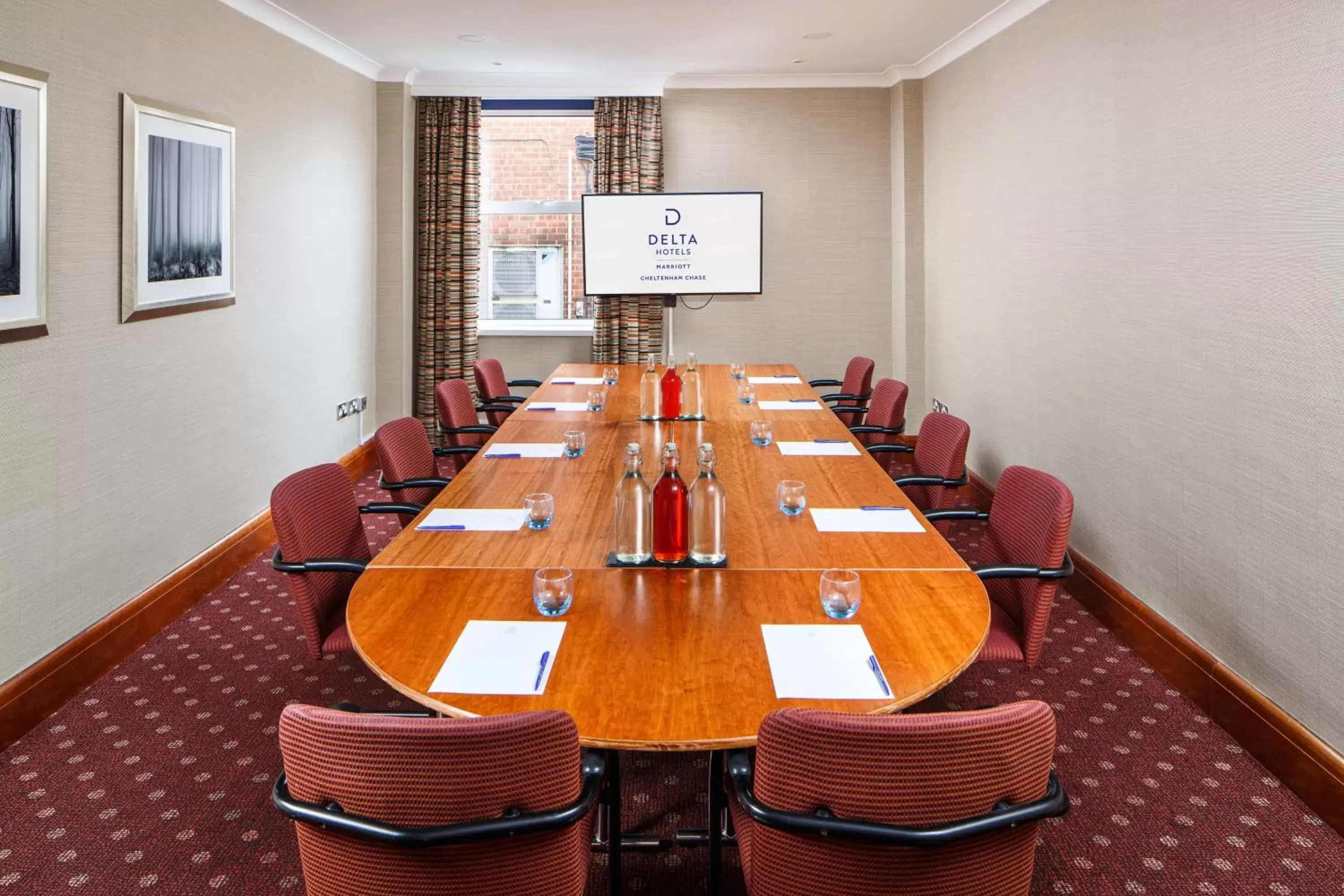 Meeting/conference room in Delta Hotels by Marriott Cheltenham Chase